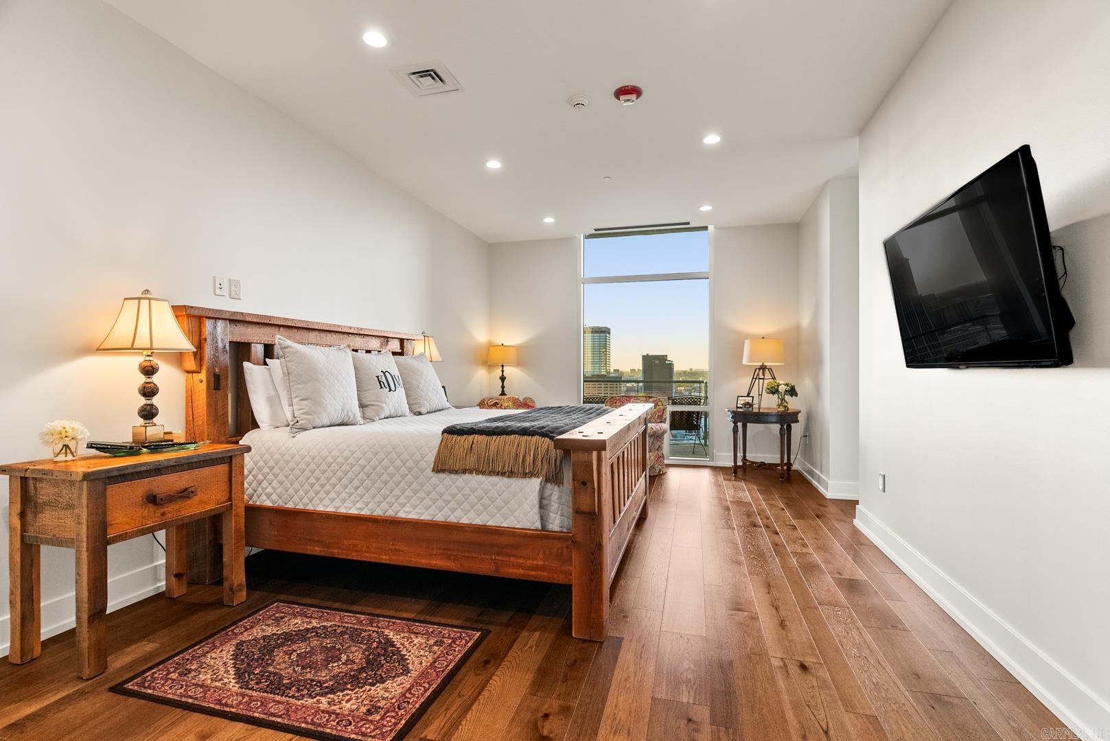 RIVER MARKET PLACE - Residential