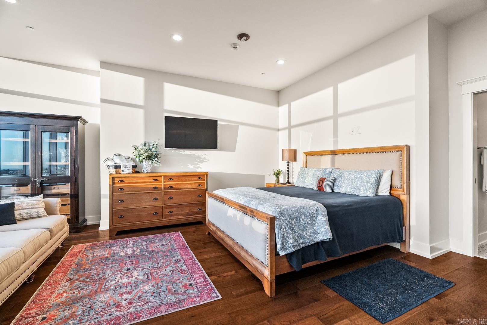 RIVER MARKET PLACE - Residential