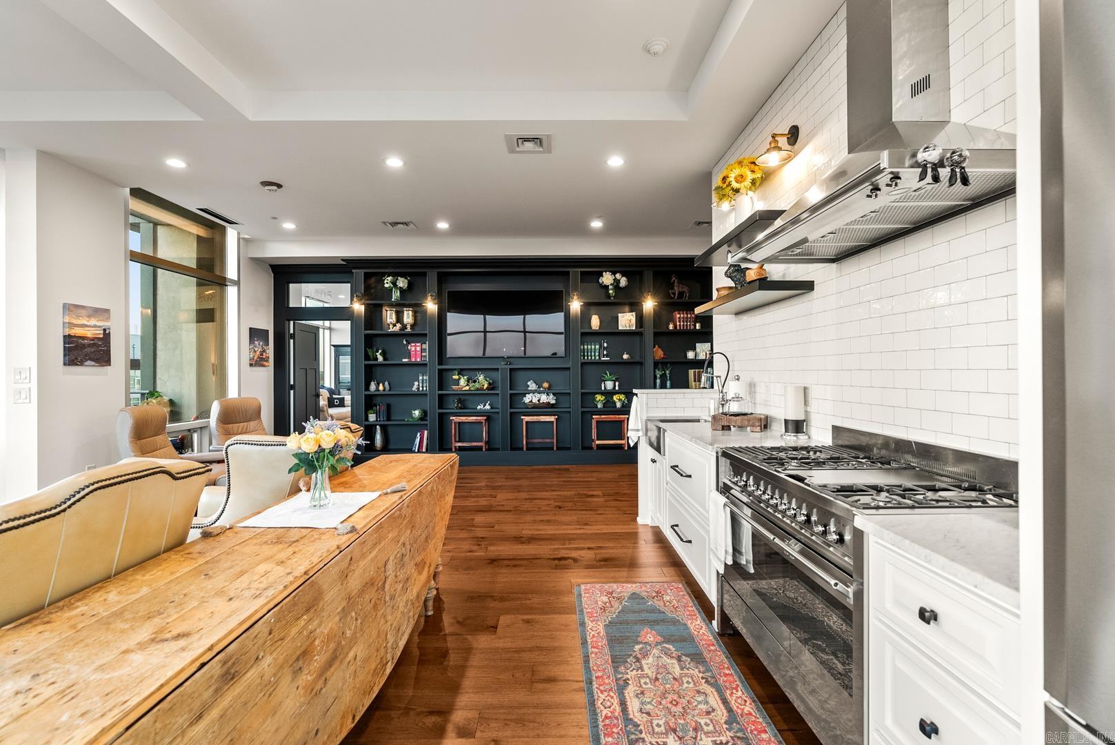 RIVER MARKET PLACE - Residential