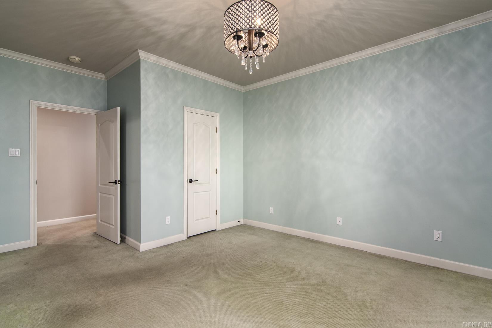 CHENAL VALLEY SOLOGNE CIRCLE - Residential