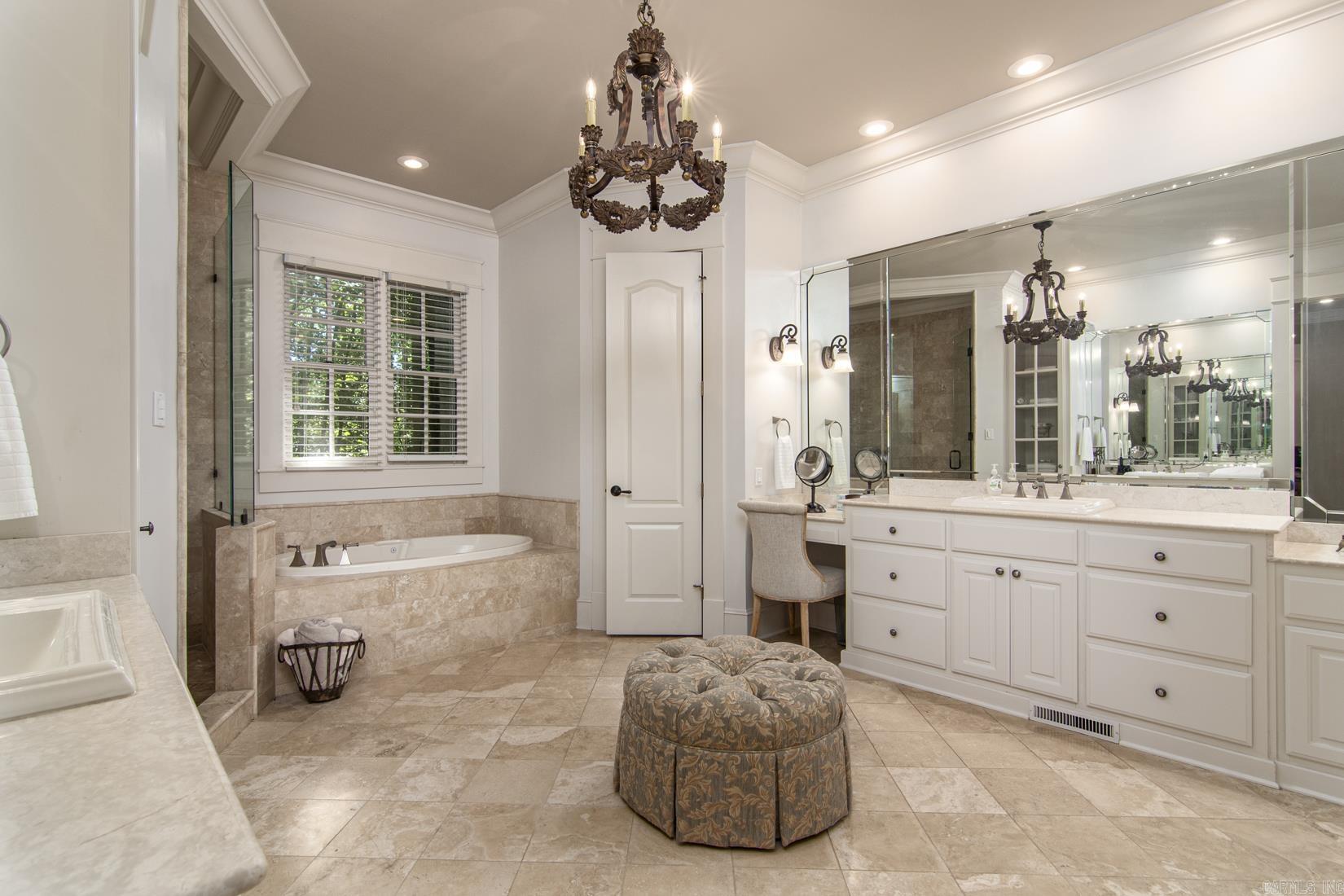 CHENAL VALLEY SOLOGNE CIRCLE - Residential