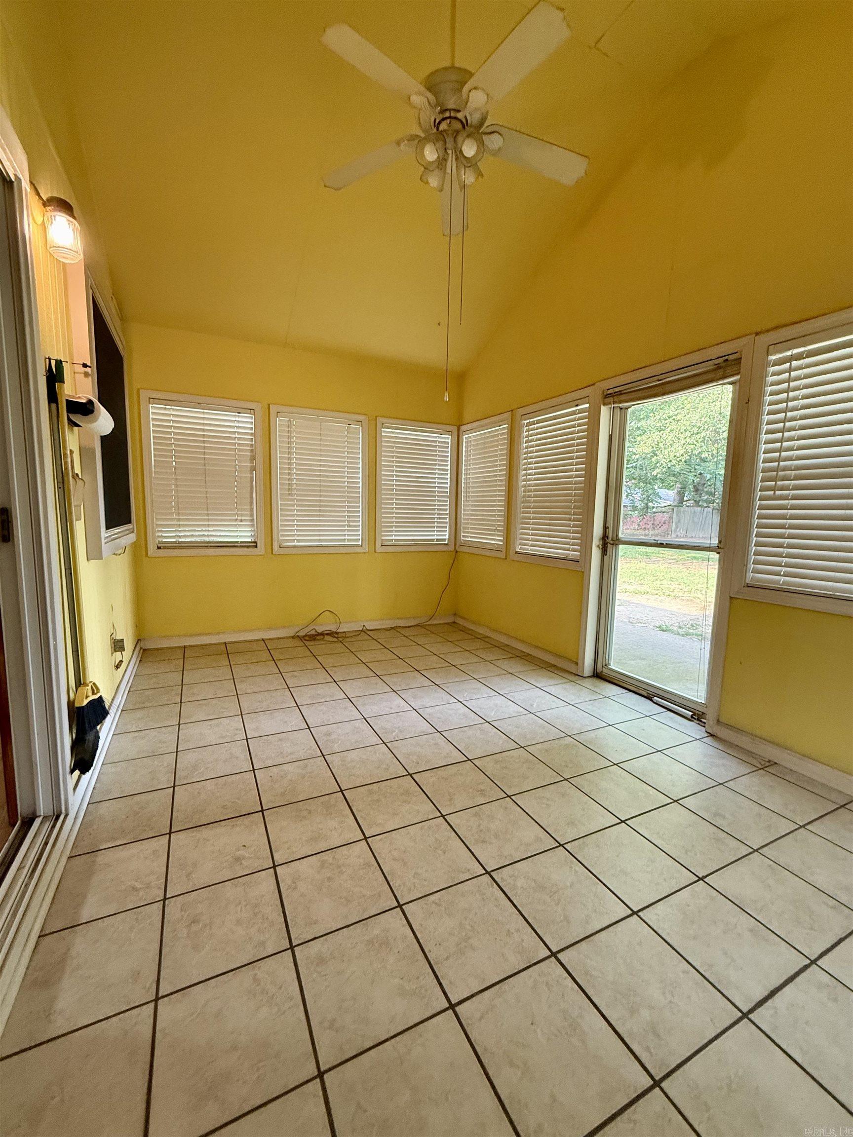 WINDFIELD PLACE - Residential