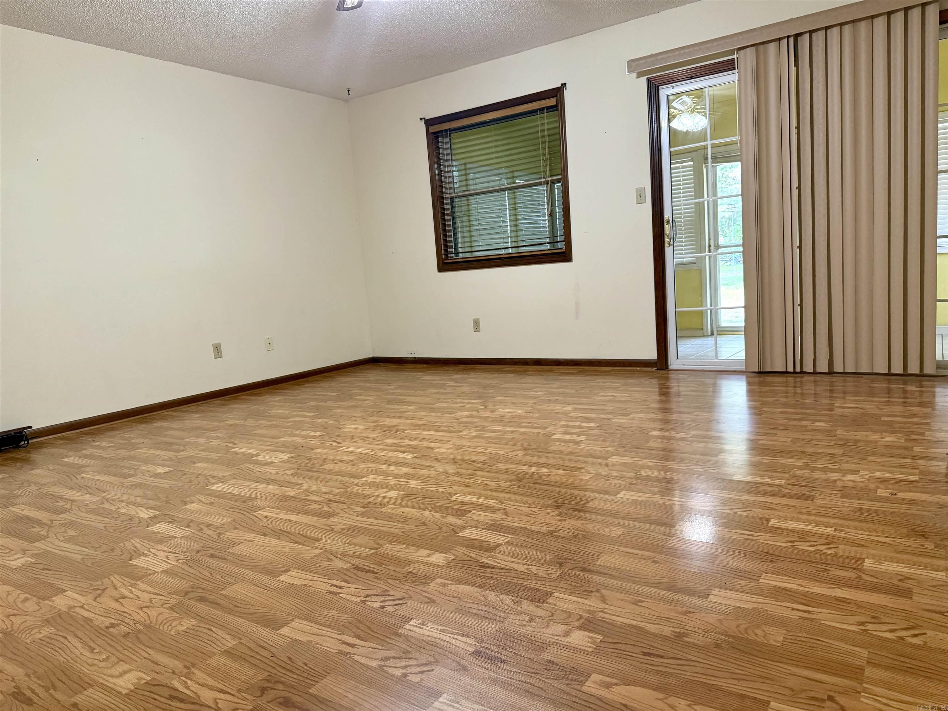 WINDFIELD PLACE - Residential