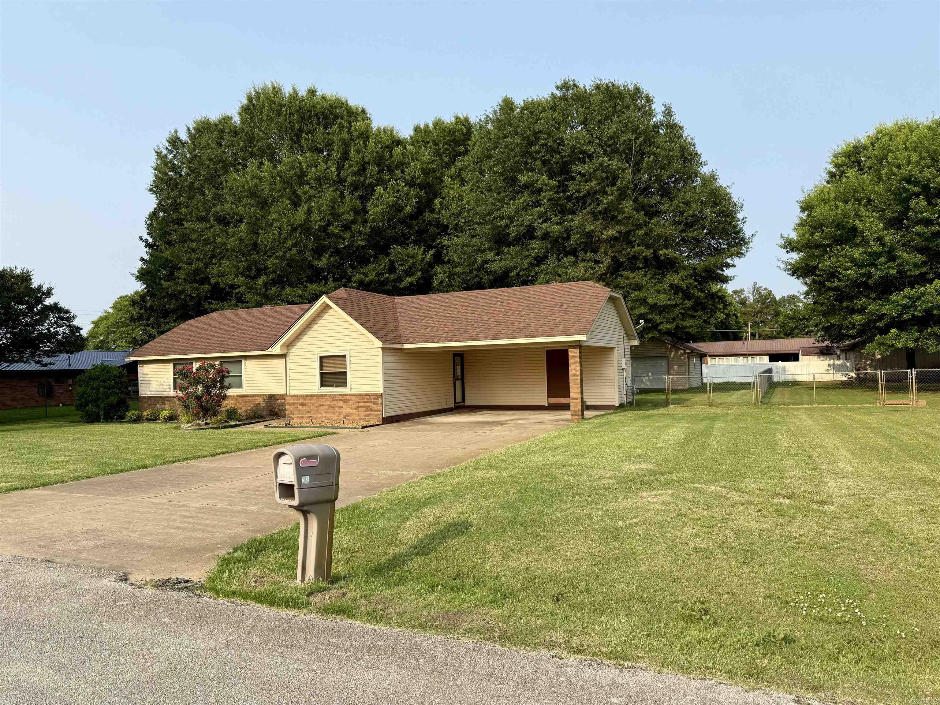 WINDFIELD PLACE - Residential