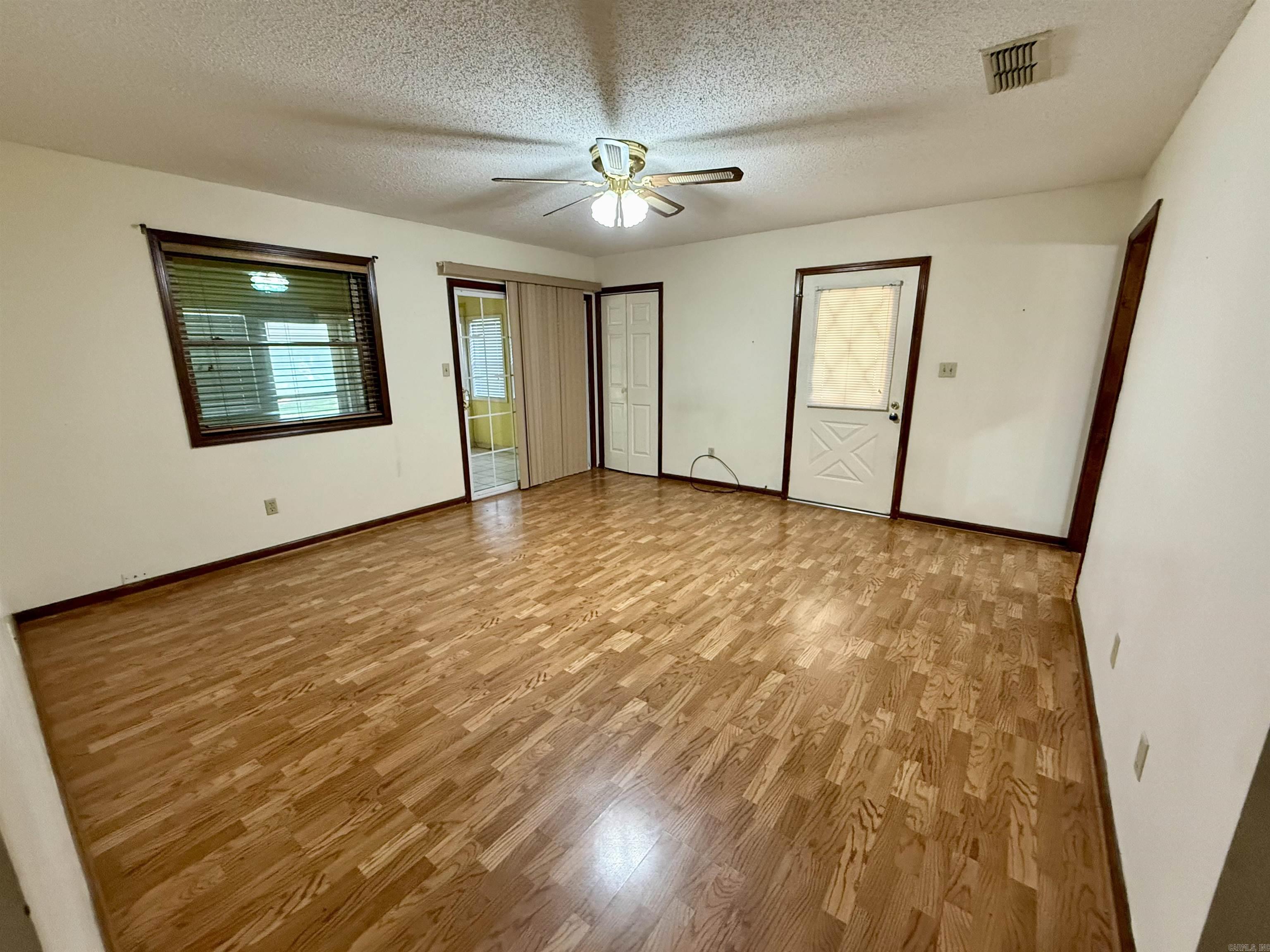 WINDFIELD PLACE - Residential