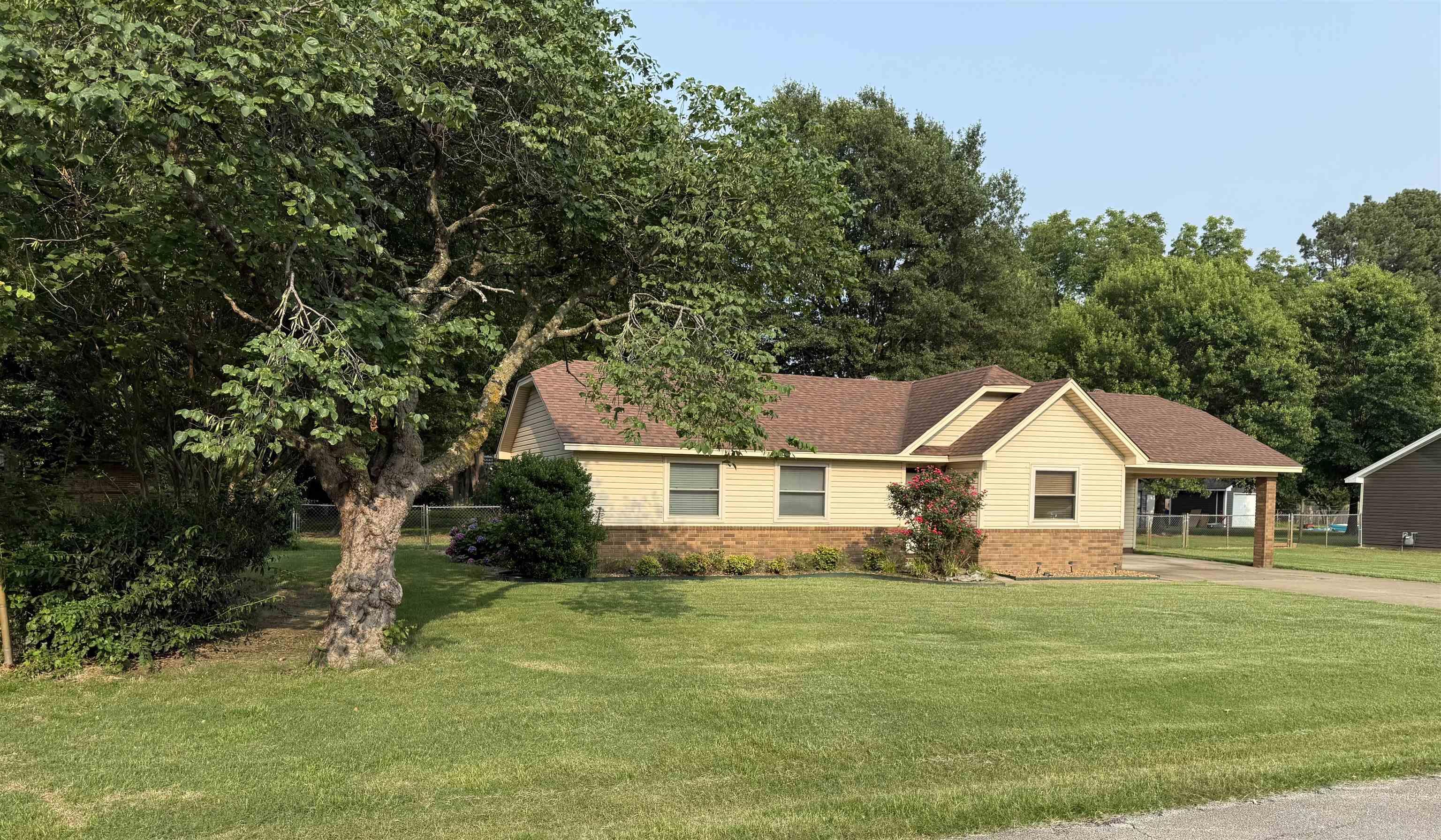 WINDFIELD PLACE - Residential