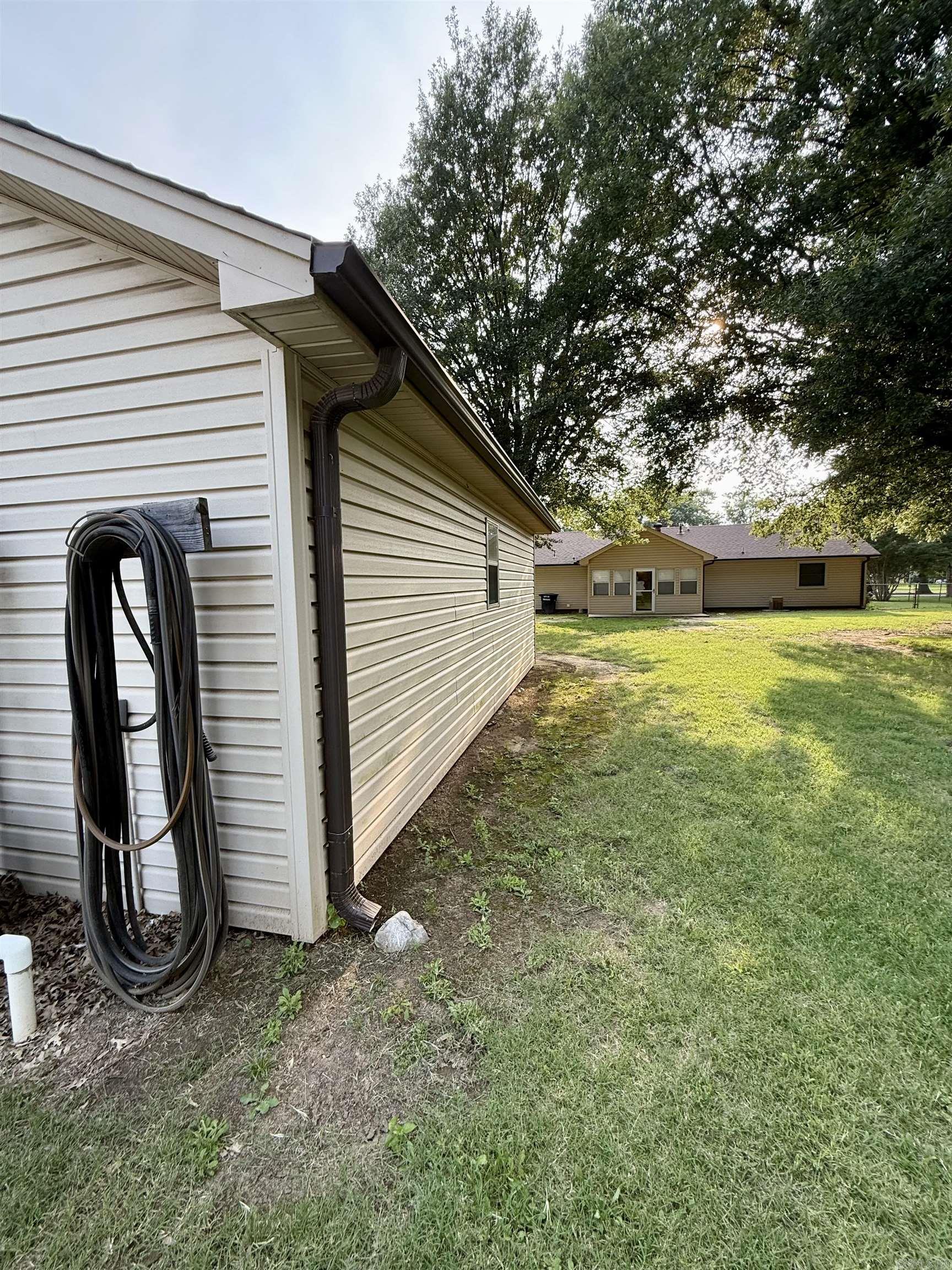 WINDFIELD PLACE - Residential