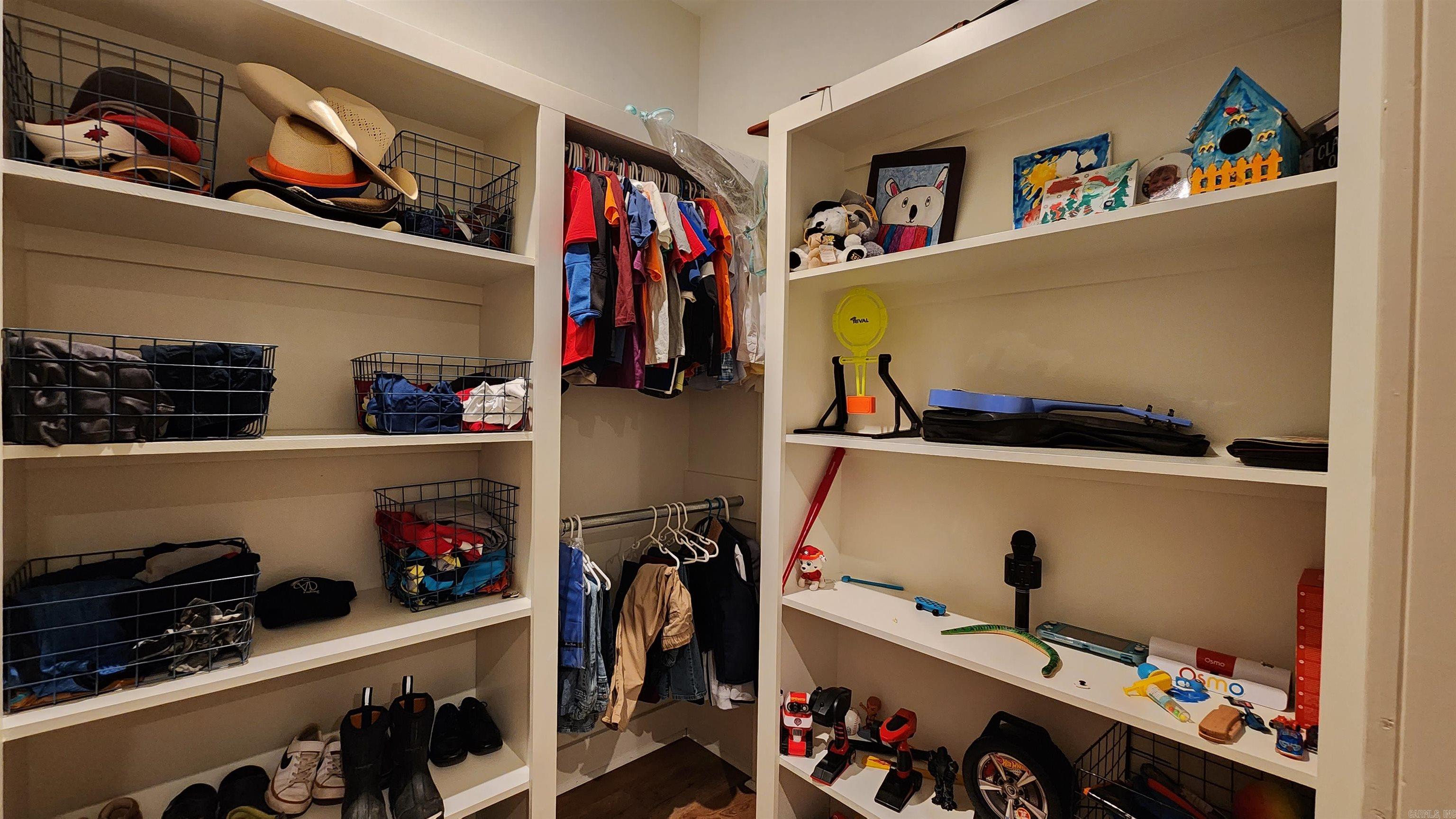 SPRING HILL - Residential