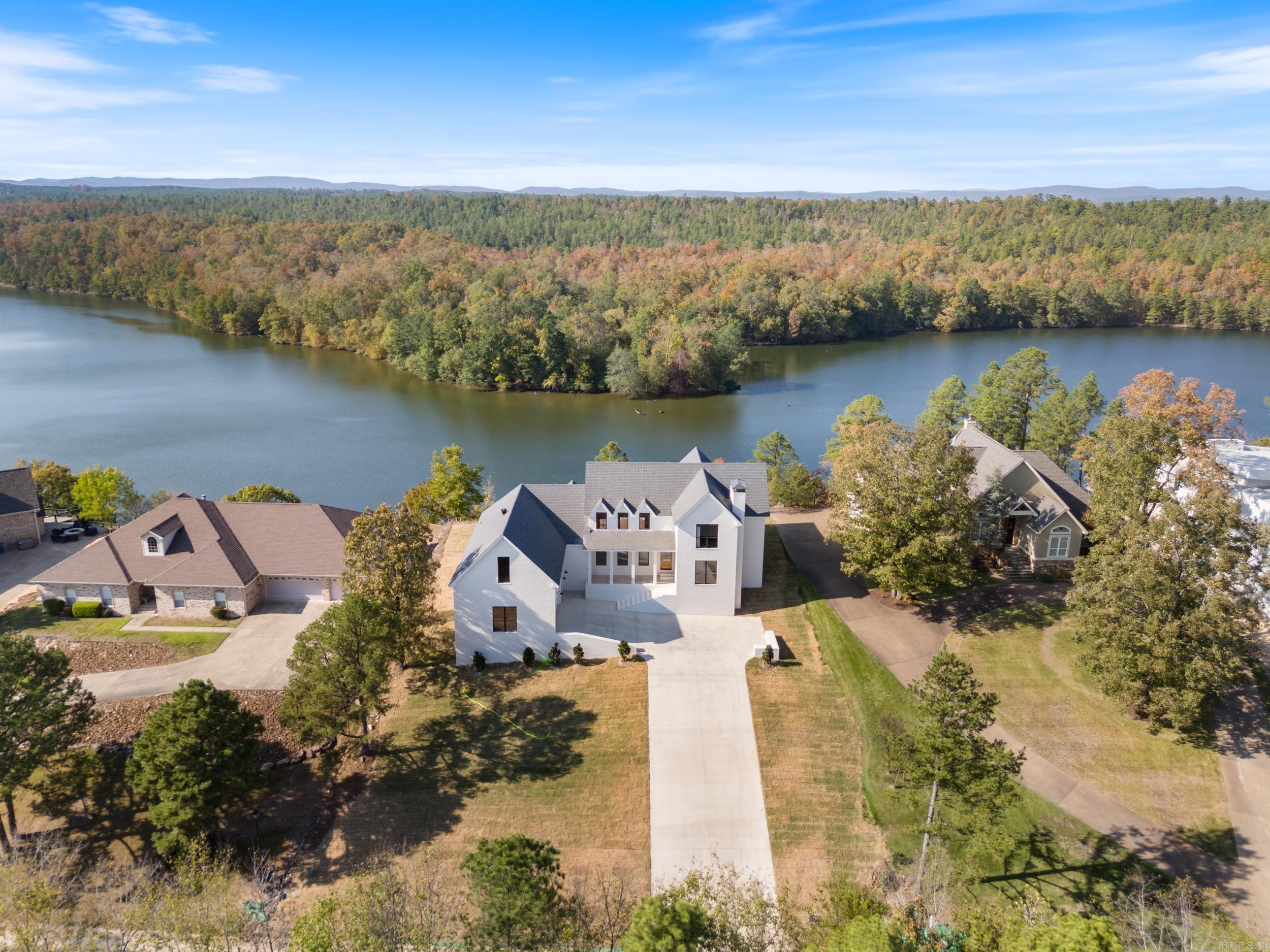 LAKE FOREST SHORES - Residential