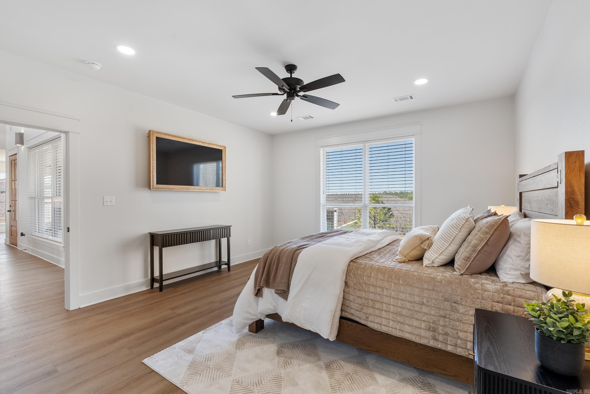 LAKE FOREST SHORES - Residential
