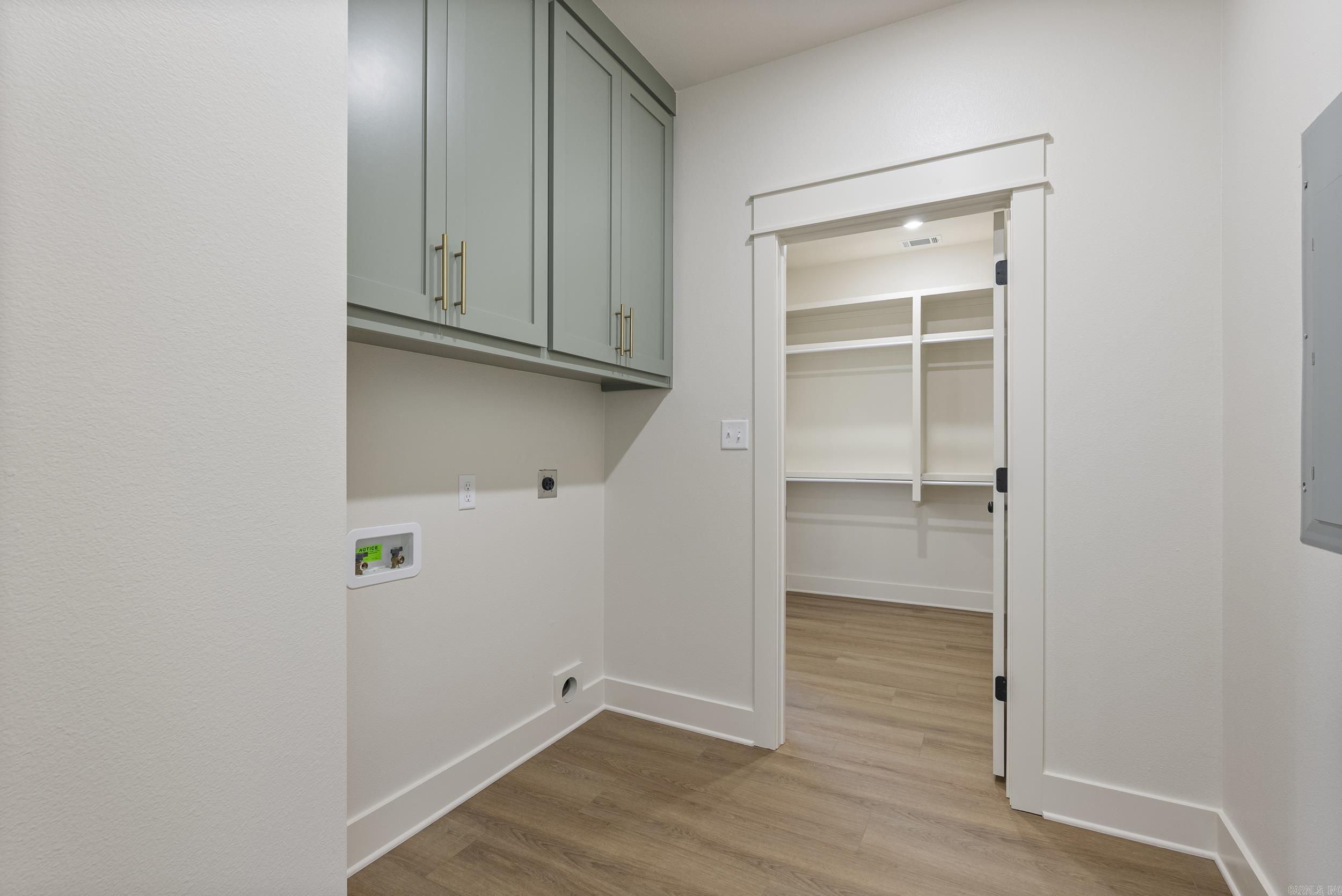 LAKE FOREST SHORES - Residential