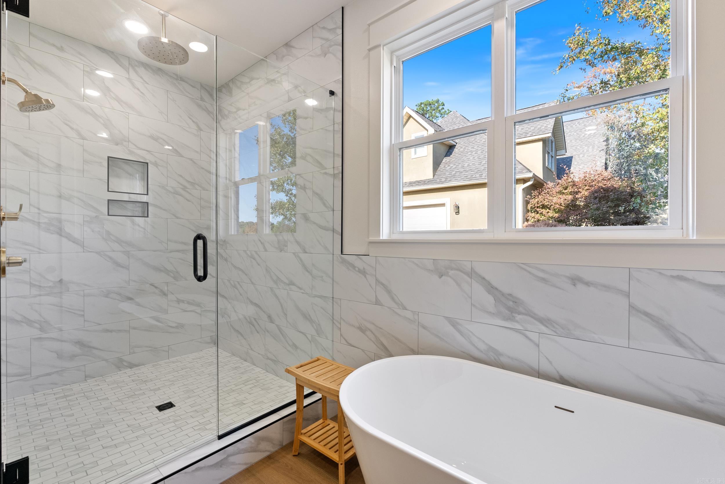 LAKE FOREST SHORES - Residential