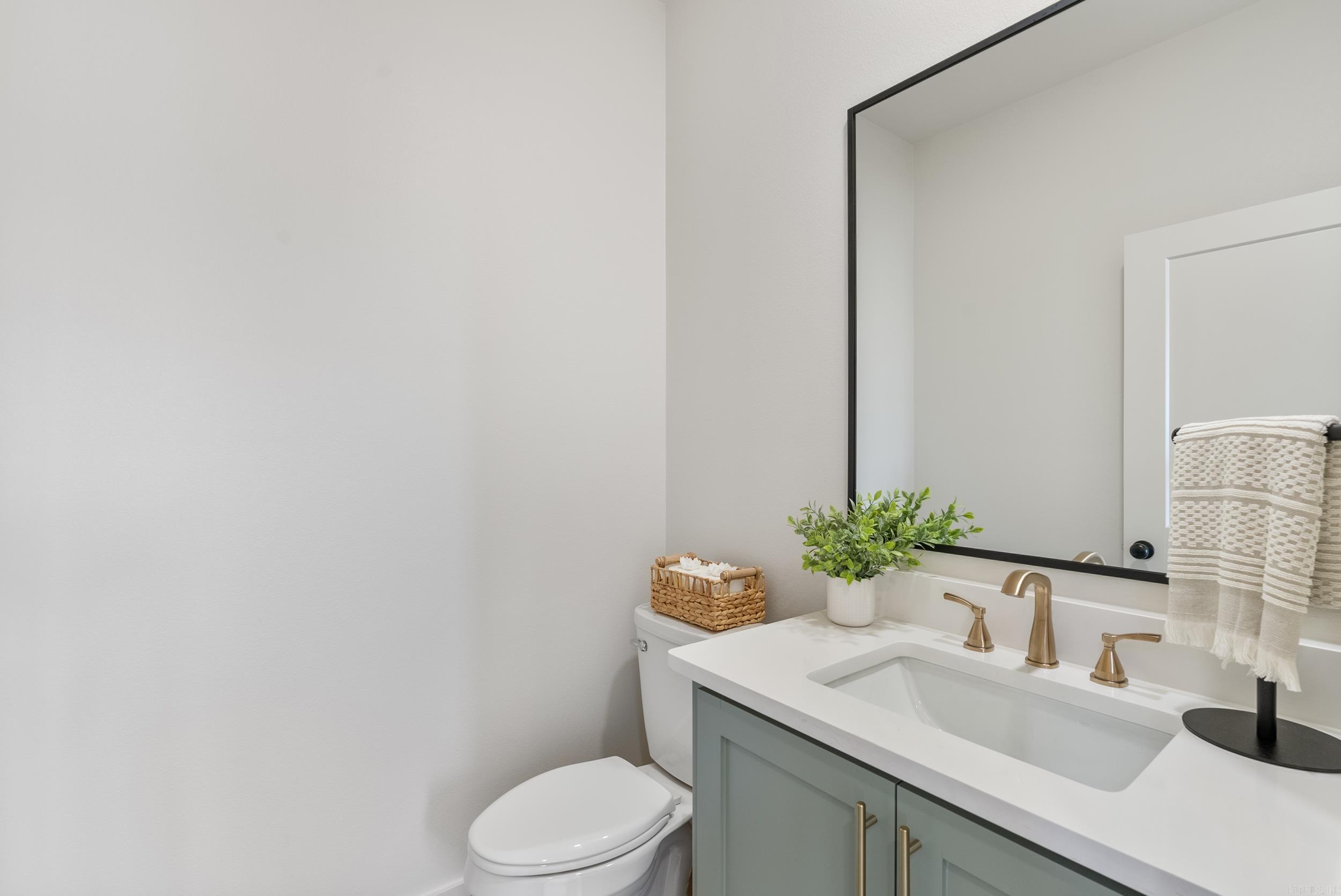 LAKE FOREST SHORES - Residential