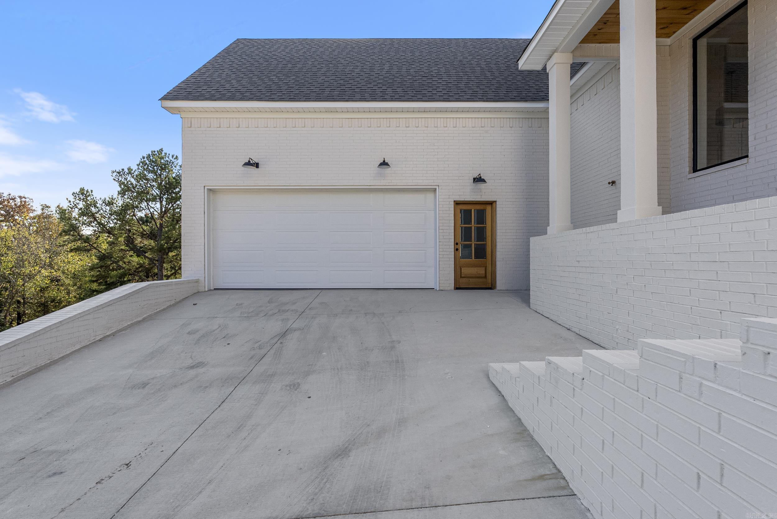 LAKE FOREST SHORES - Residential