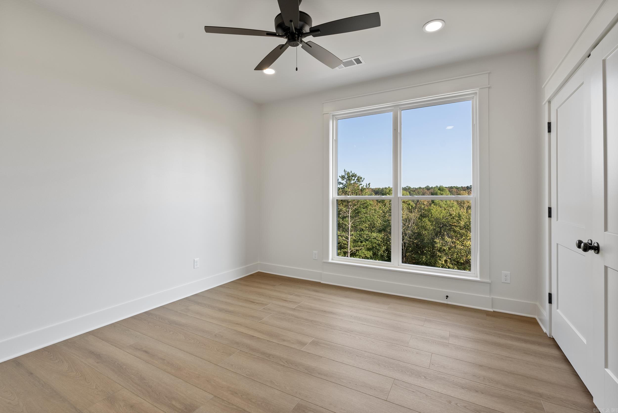 LAKE FOREST SHORES - Residential