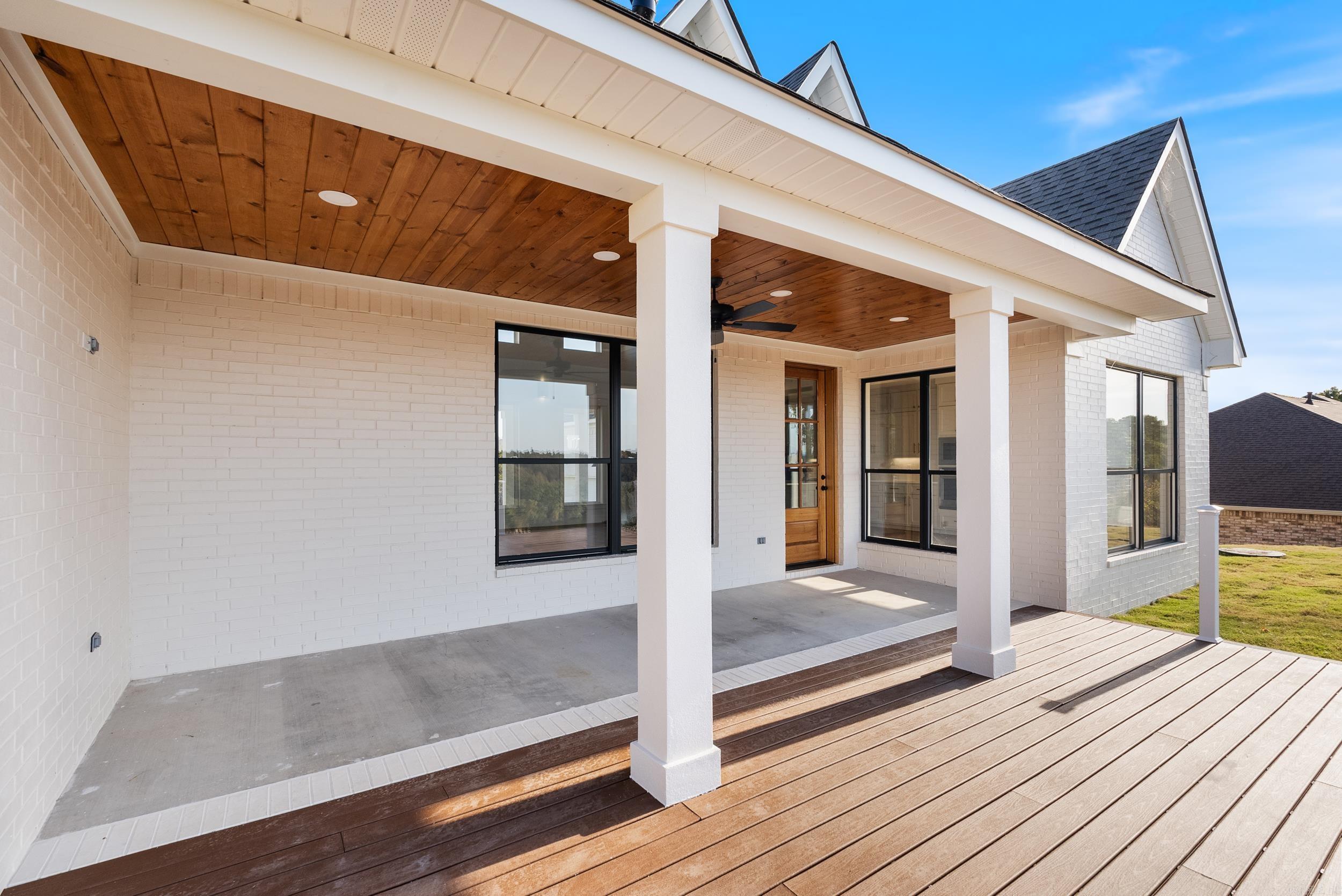 LAKE FOREST SHORES - Residential