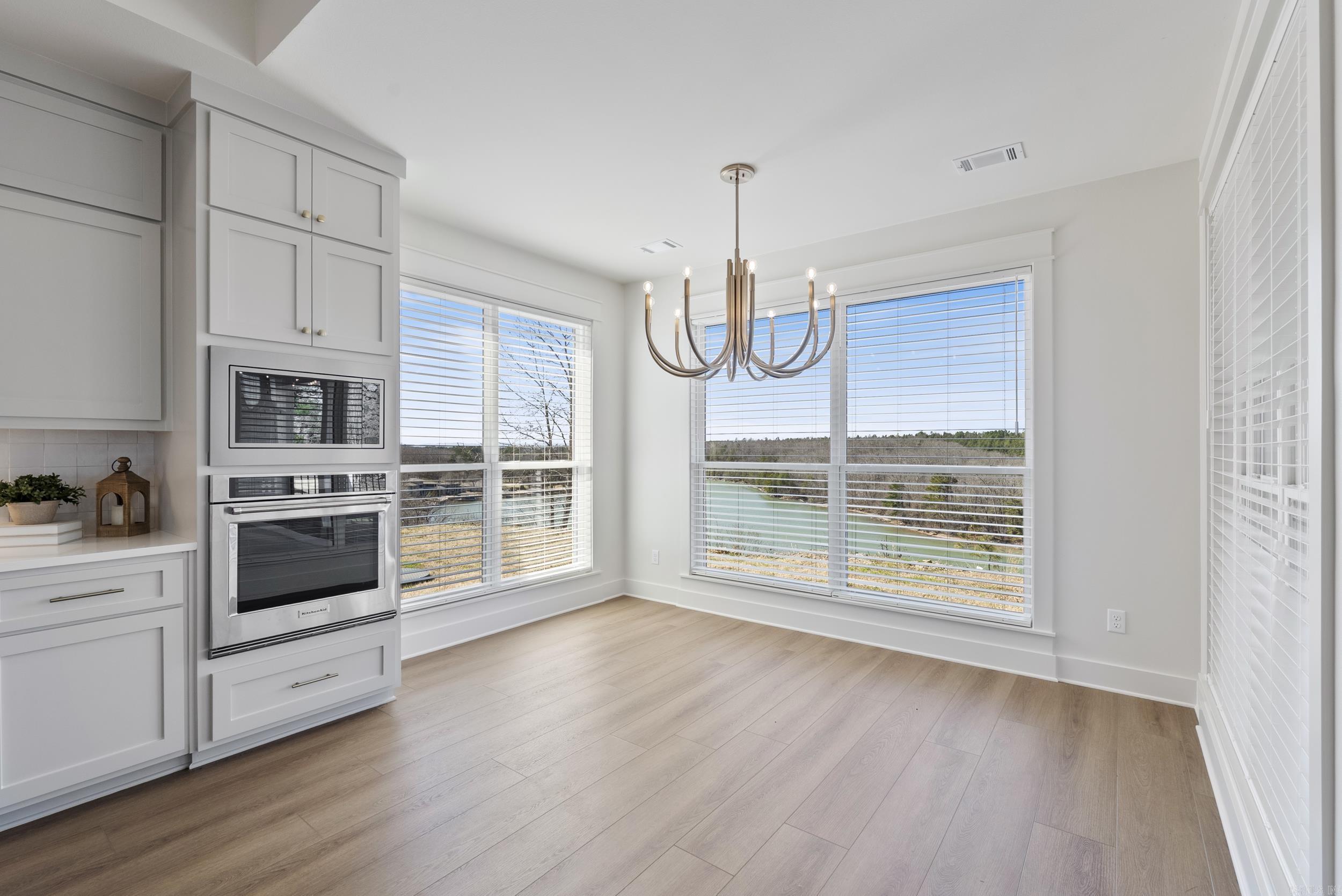 LAKE FOREST SHORES - Residential