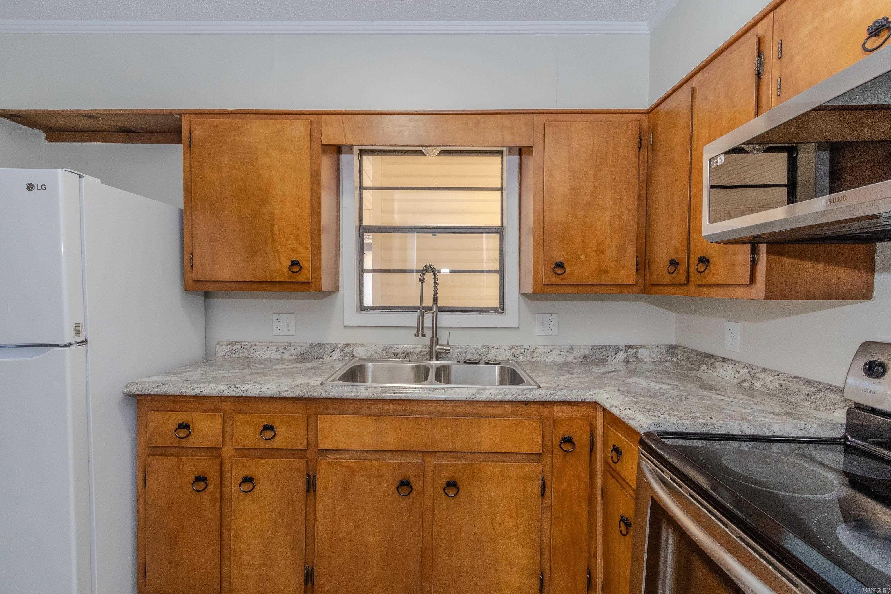 MAPLEWOOD - Residential