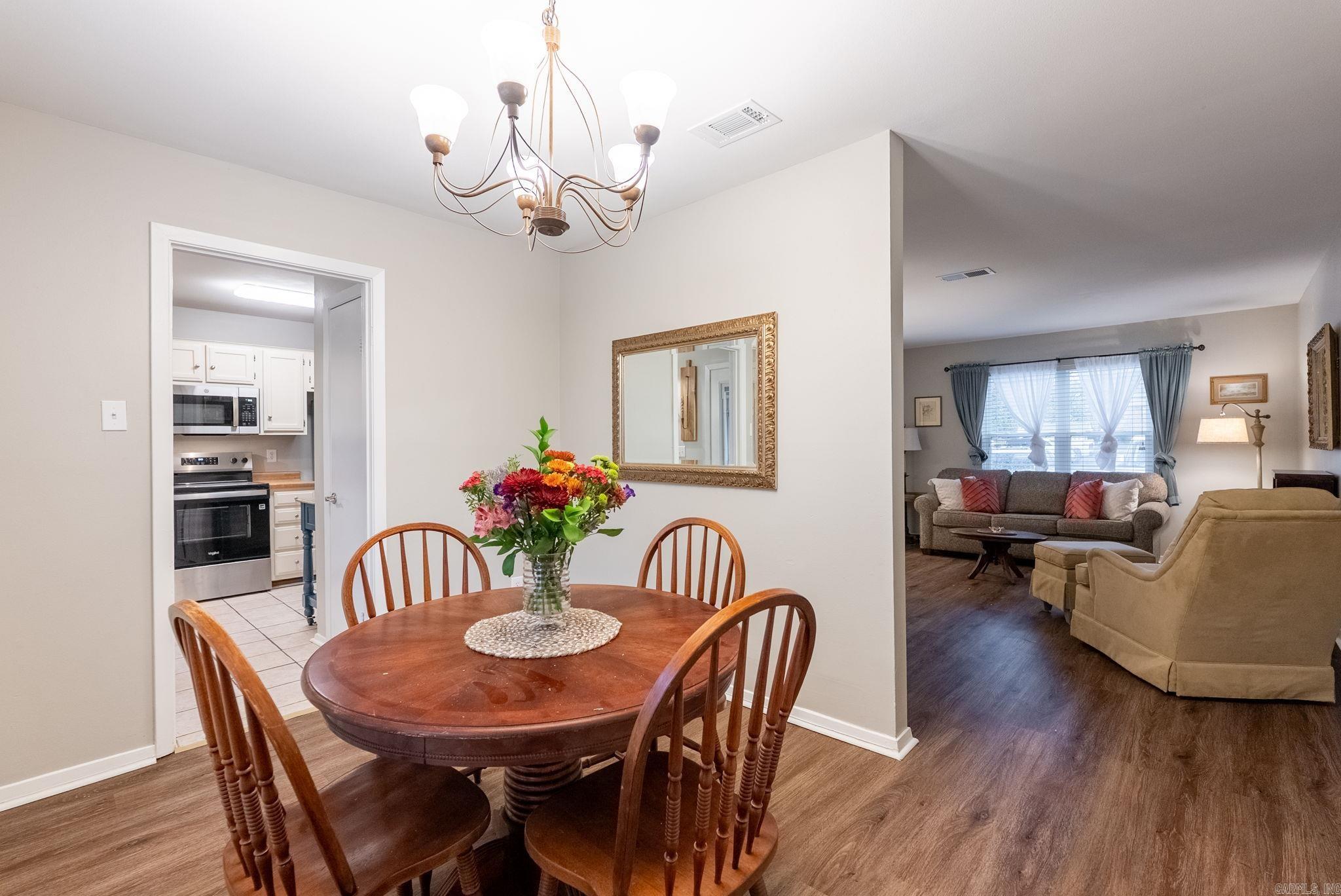 OAKCREST MANOR TWNHMS - Residential