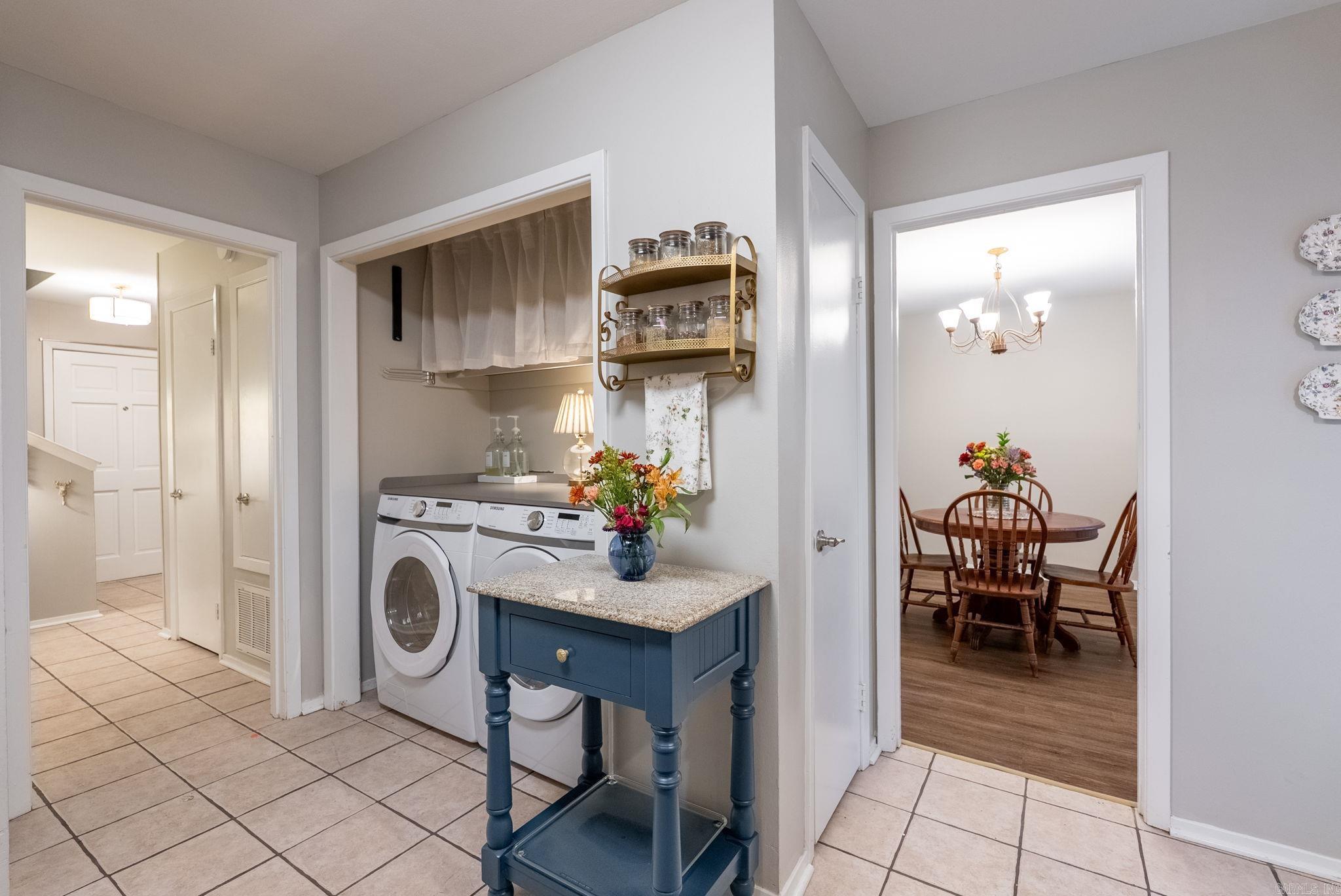 OAKCREST MANOR TWNHMS - Residential