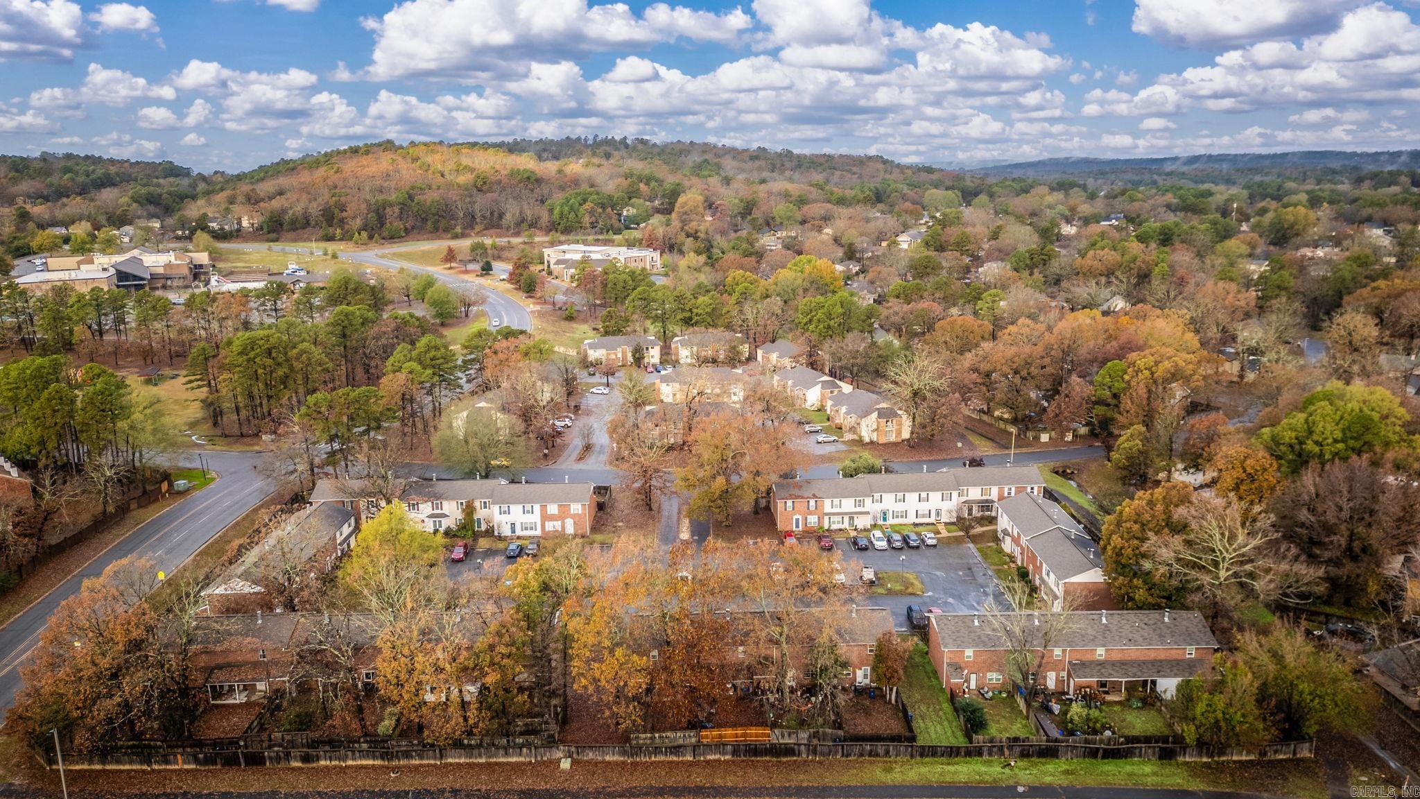 OAKCREST MANOR TWNHMS - Residential