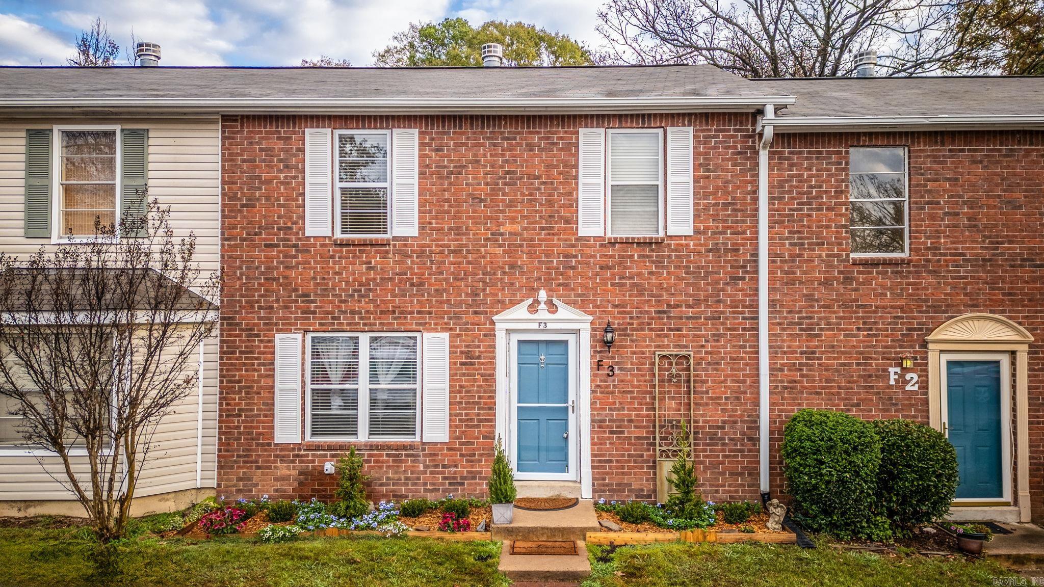 OAKCREST MANOR TWNHMS - Residential