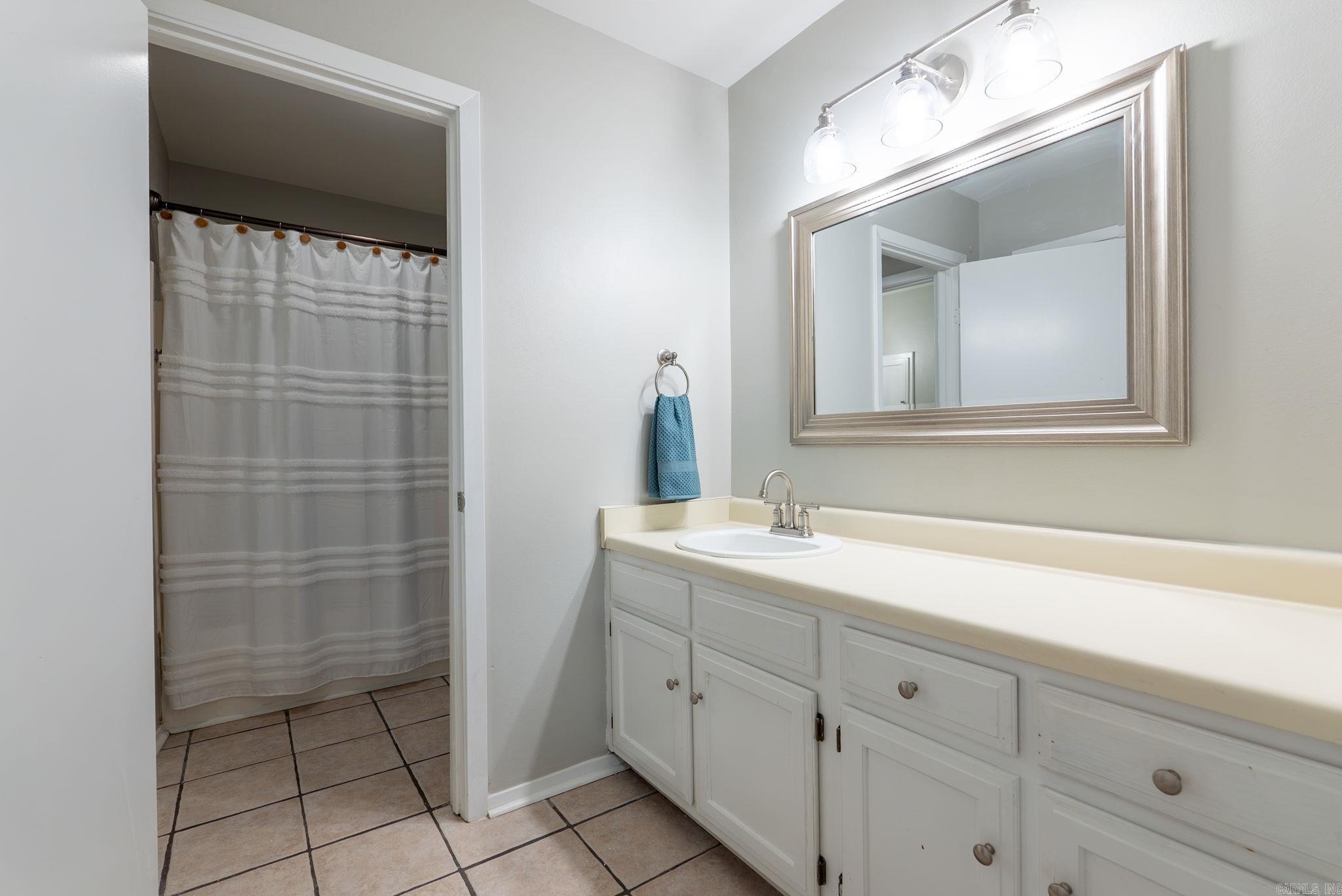 OAKCREST MANOR TWNHMS - Residential