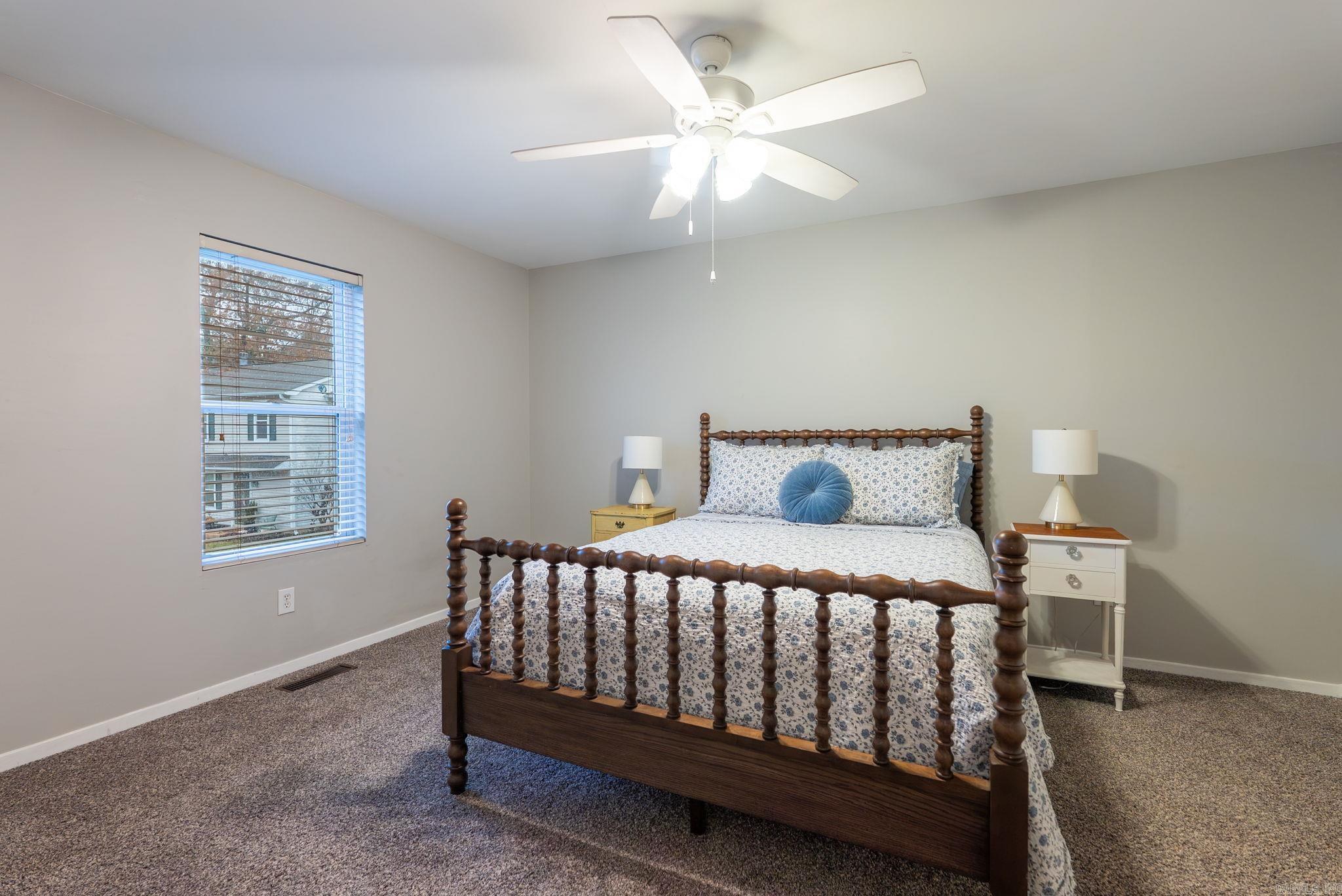 OAKCREST MANOR TWNHMS - Residential