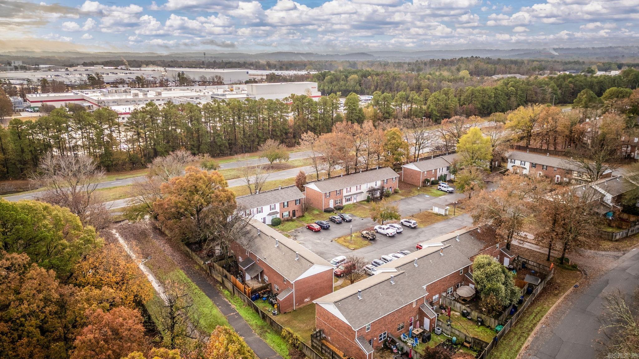 OAKCREST MANOR TWNHMS - Residential