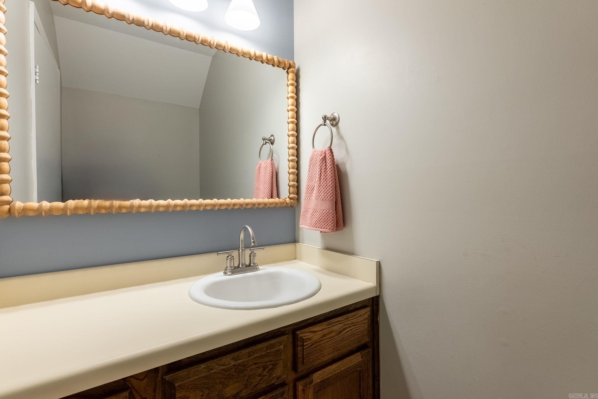 OAKCREST MANOR TWNHMS - Residential