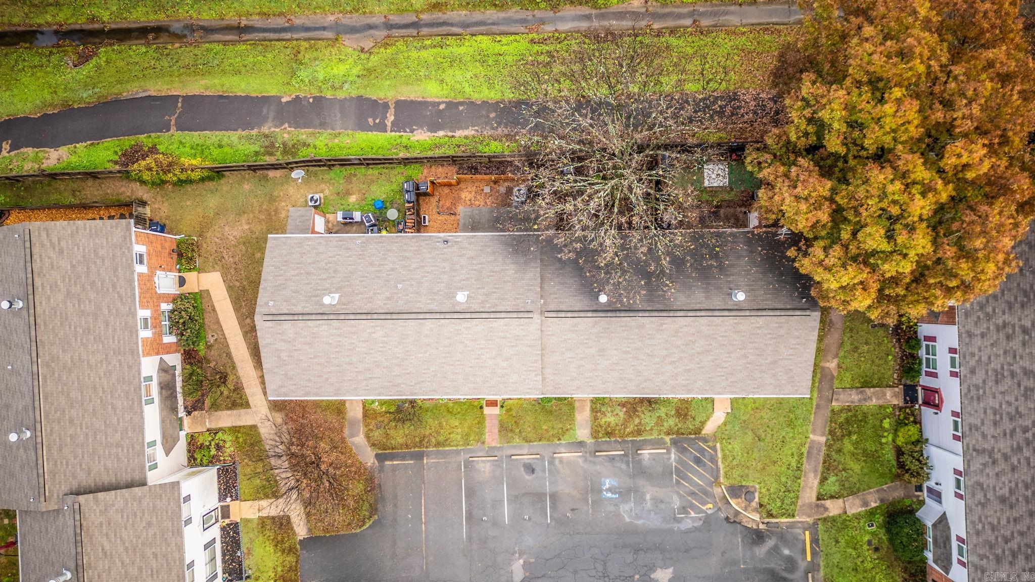 OAKCREST MANOR TWNHMS - Residential