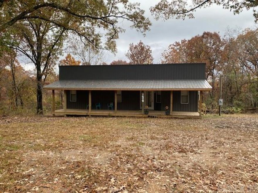 Cute as can be, 1 bed, 1 bath. The cabin is less than 5 minutes from access to the Buffalo River. Sits on a beautiful 1.5-acre tract. Country porch in the front & rear of the home. Quiet, peaceful, beautiful, and so close to the river, a must-see.