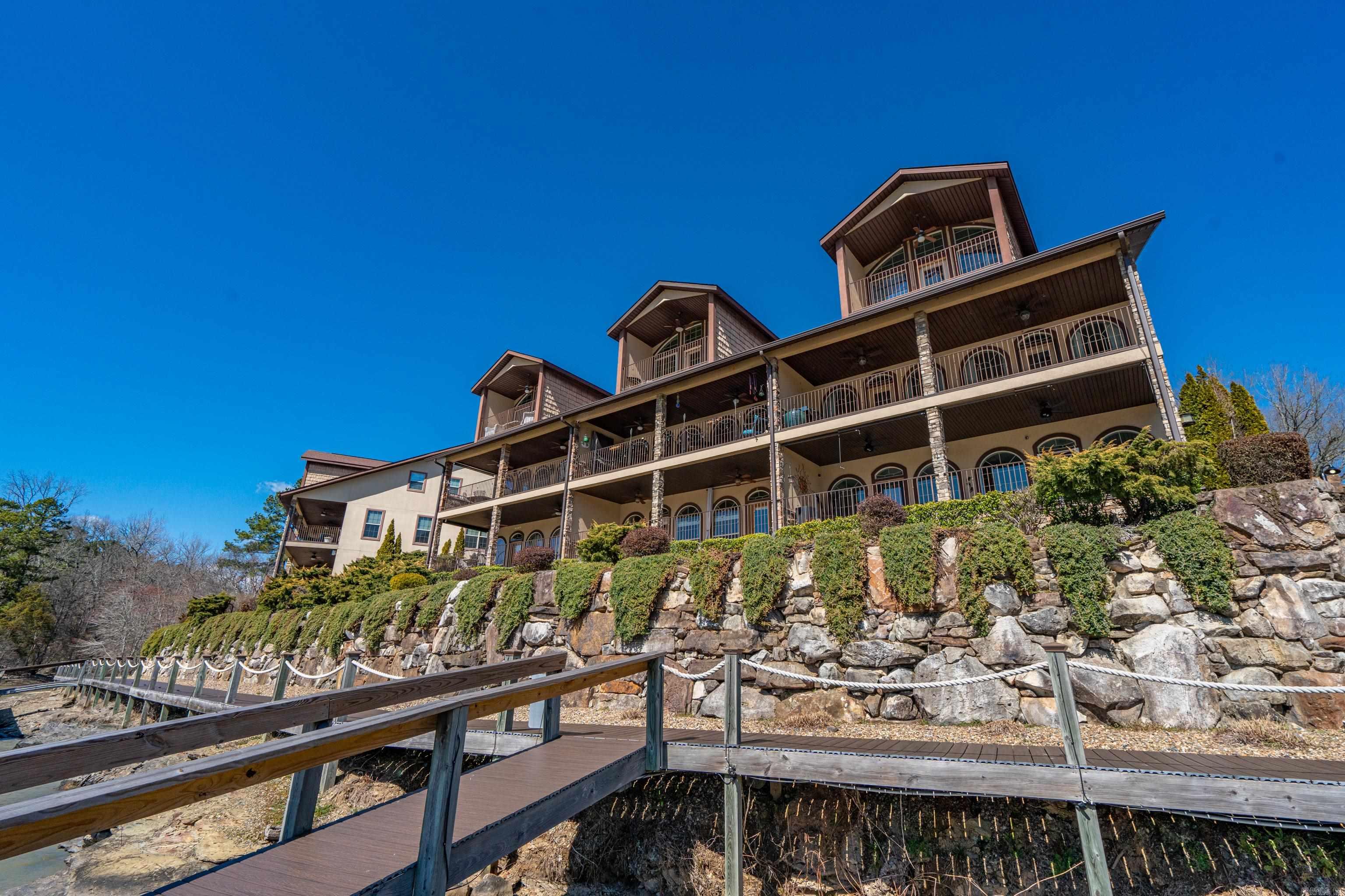 LAKESIDE GARDENS HPR - Residential