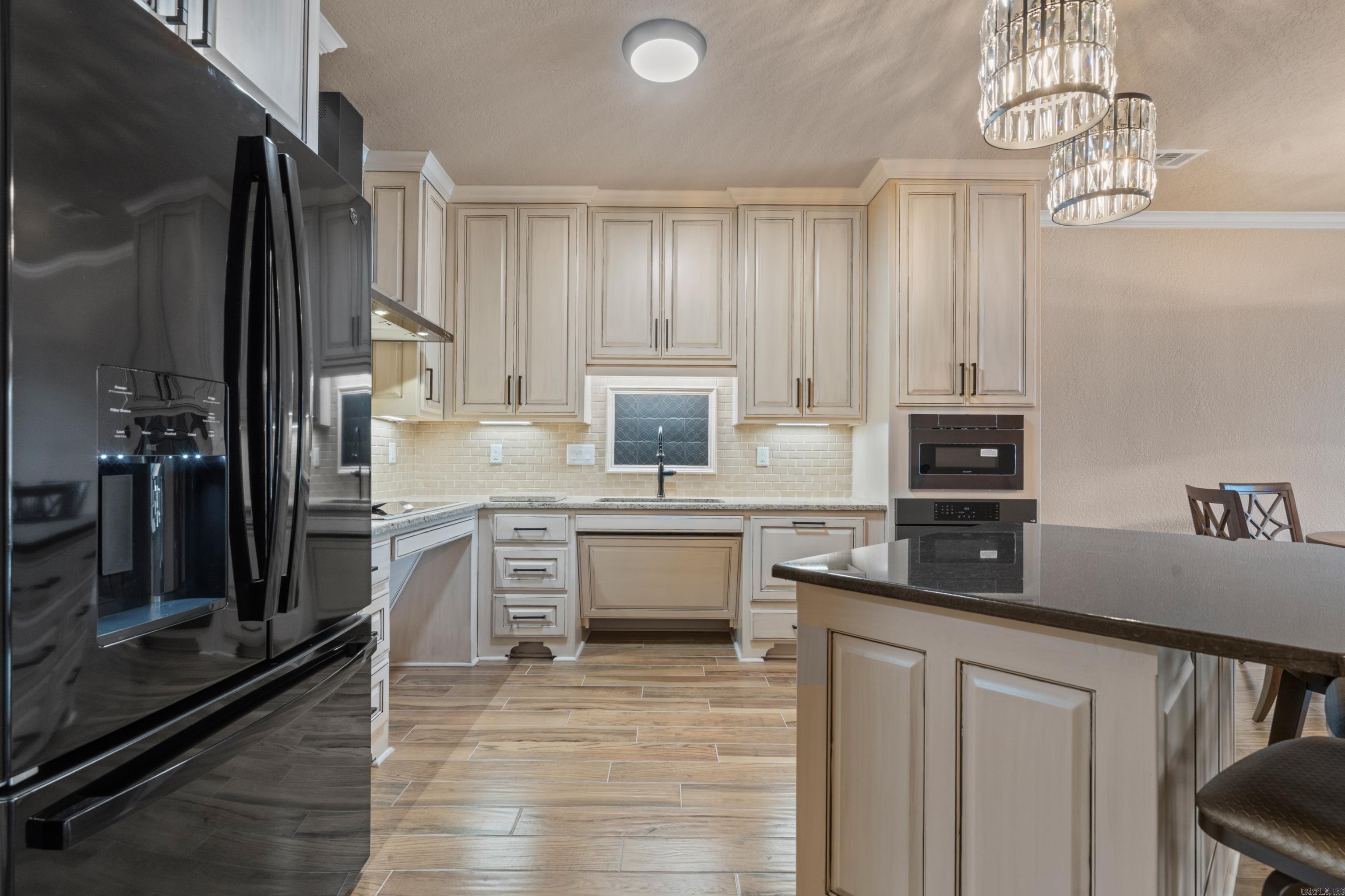 LAKESIDE GARDENS HPR - Residential