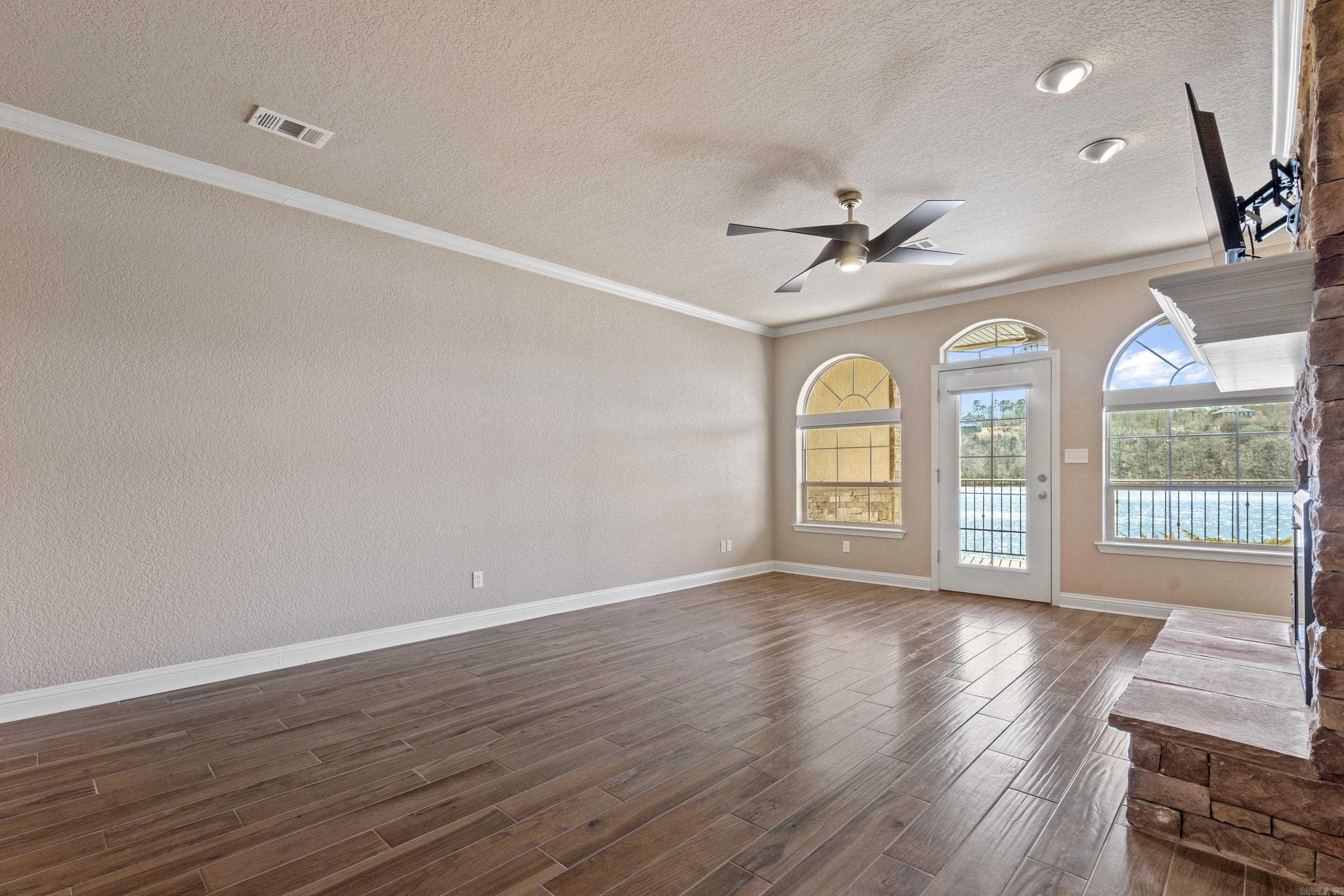 LAKESIDE GARDENS HPR - Residential