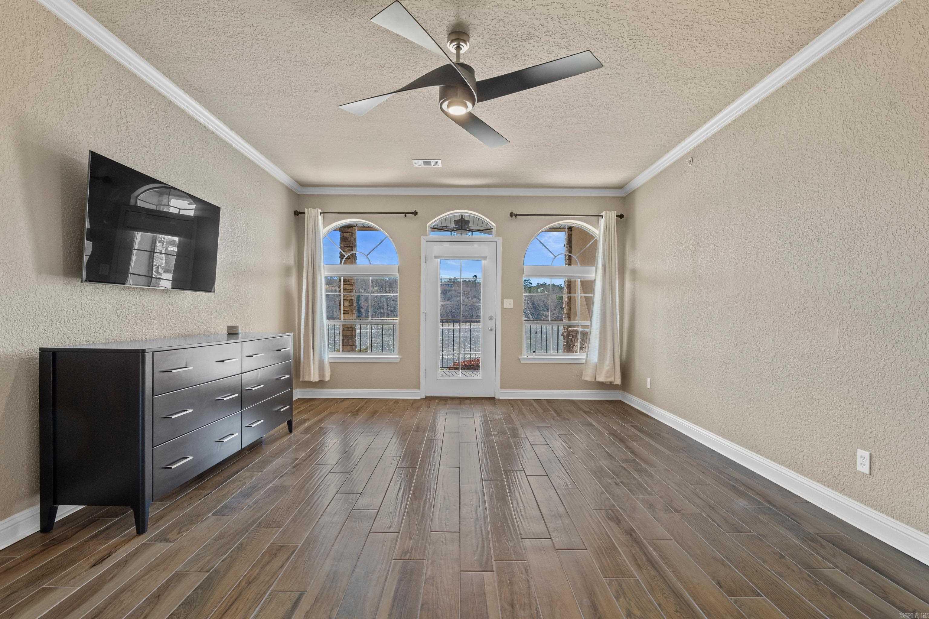 LAKESIDE GARDENS HPR - Residential