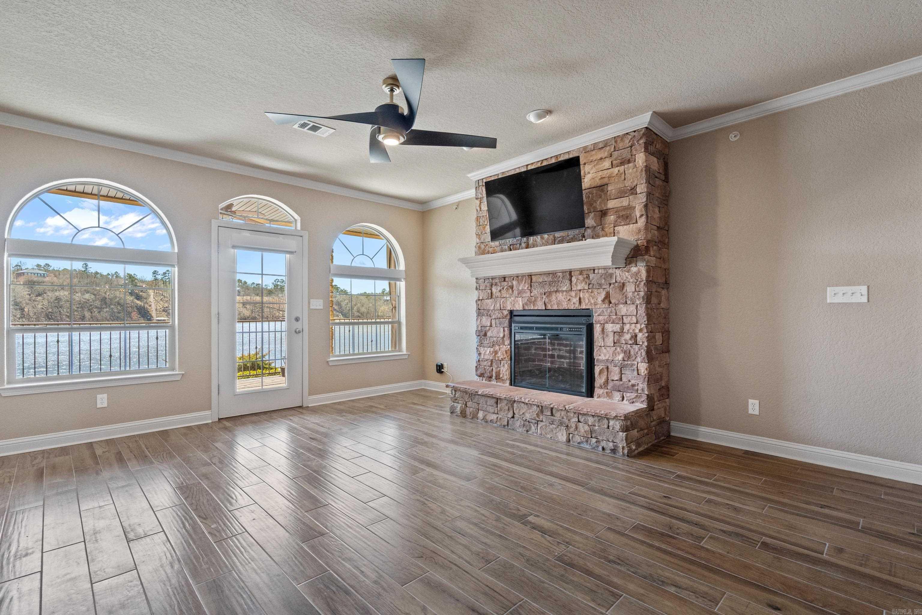 LAKESIDE GARDENS HPR - Residential