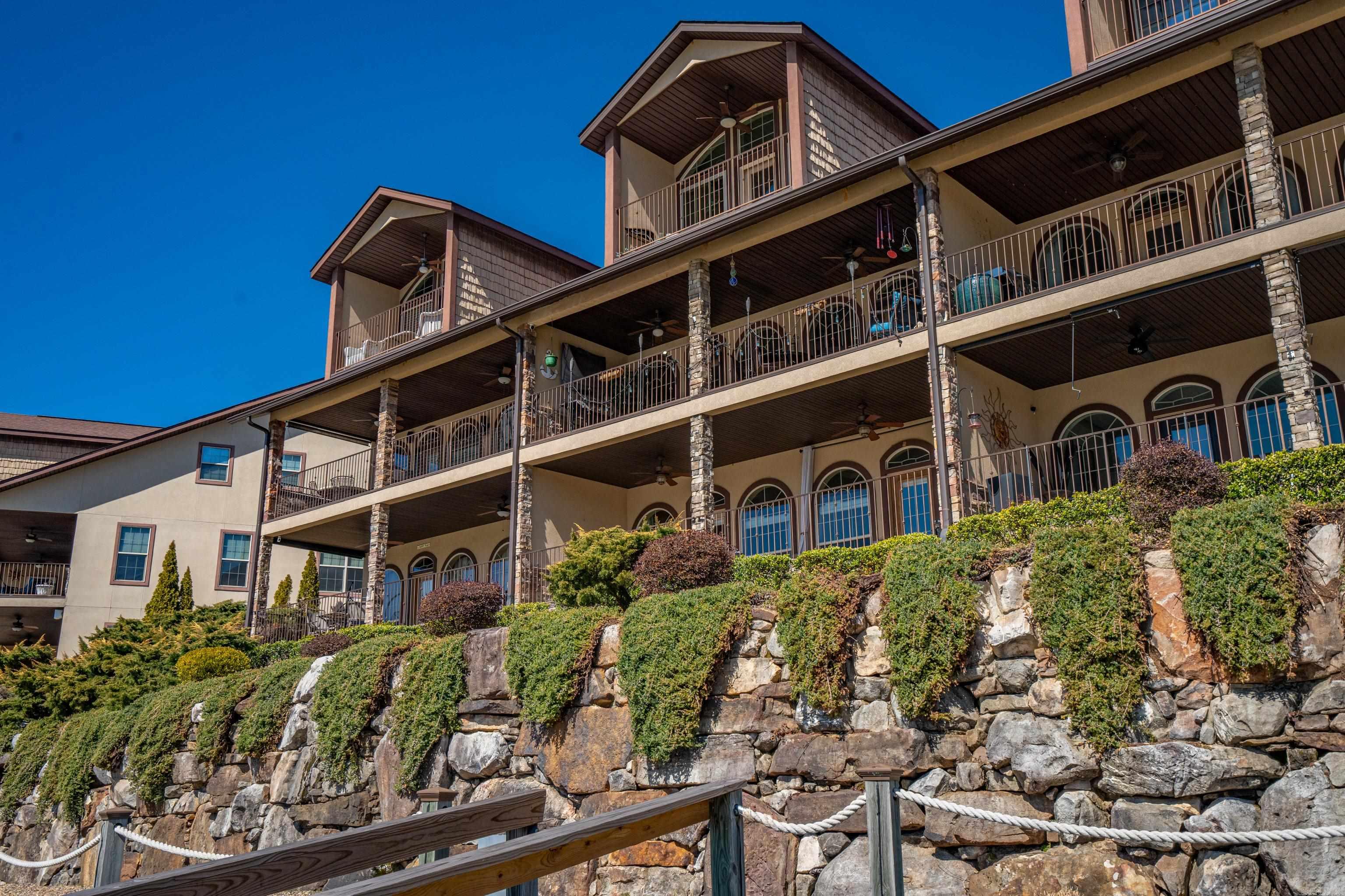 LAKESIDE GARDENS HPR - Residential