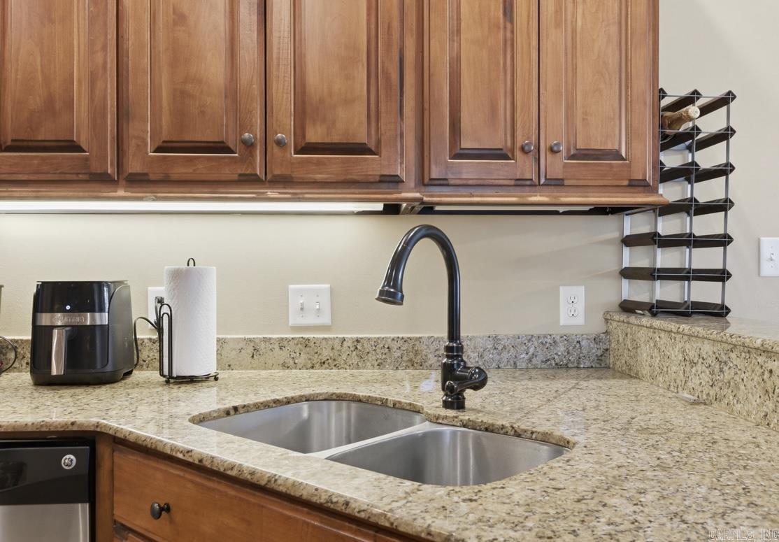 HURRICANE LAKE EST - Residential