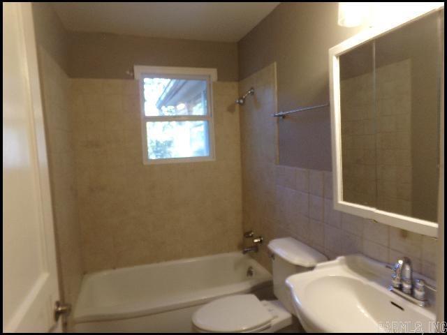 OAK FOREST - Residential Lease