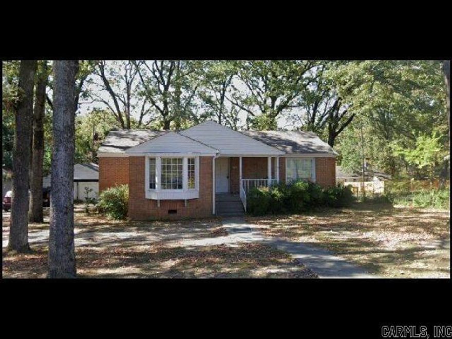 *LITTLE ROCK* CHARMING HOME IN THE OAK FOREST SUBDIVISION!! This Spacious 3 Bedroom And 1 Bath Home Features Over 1,600 Square Feet Of Comfortable Living Space! Enjoy A Separate Dining Room, Large Kitchen With Gas Range, Dishwasher, And Disposal! Beautiful Wood And Tile Flooring Throughout, Plus Central Heat And Air For Year-Round Comfort. Relax In The Fenced Backyard Or Park Conveniently In The 2-Car Garage! PET FRIENDLY!! AVAILABLE NOW!!! <a href='https://raineyrealty.com/virtualtour.php?r=MwcZB3'> Click here for a 360° Virtual Tour</a>