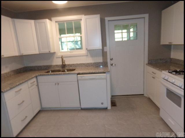 OAK FOREST - Residential Lease