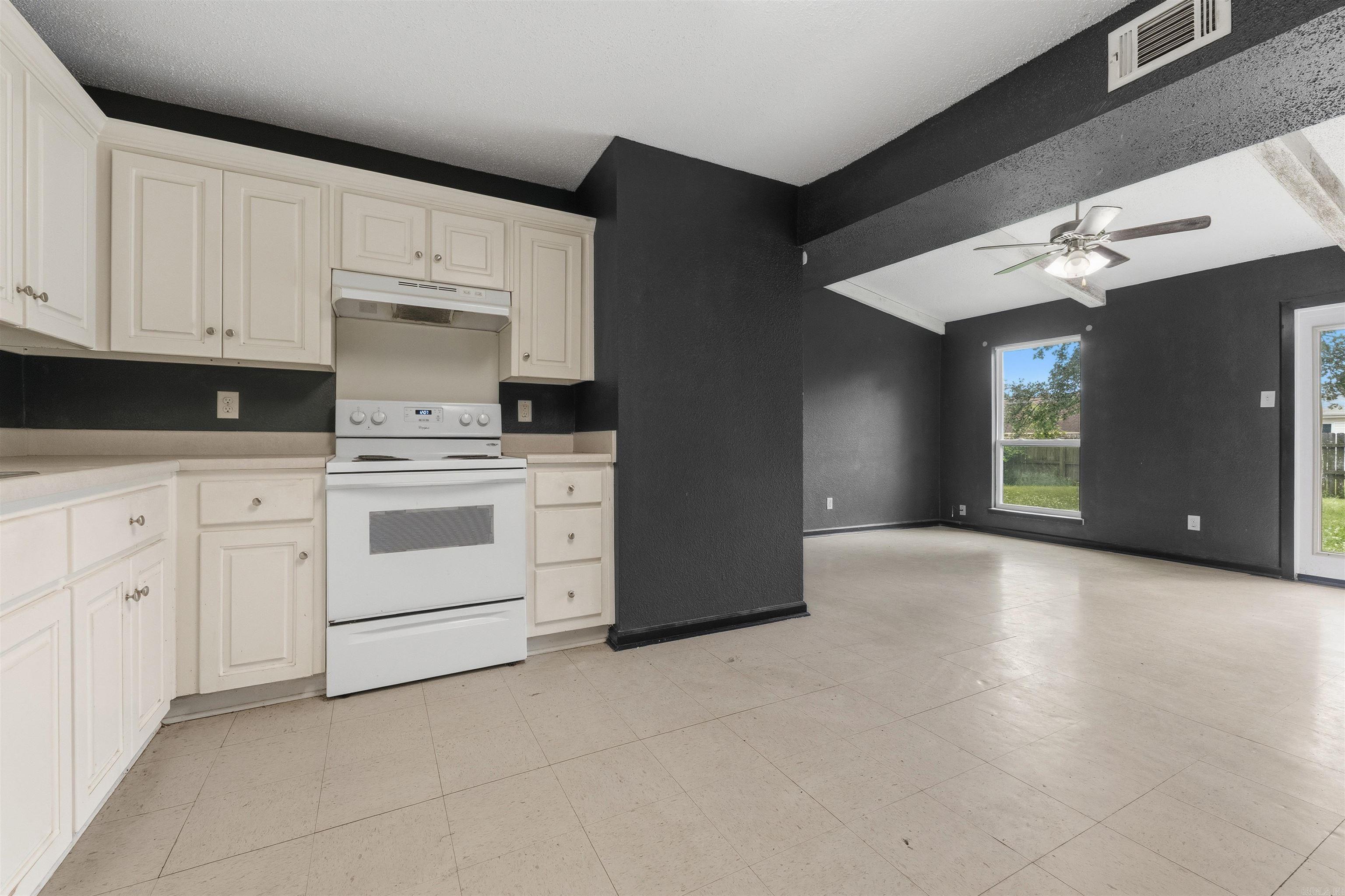 SOUTH BRIARFIELD - Residential