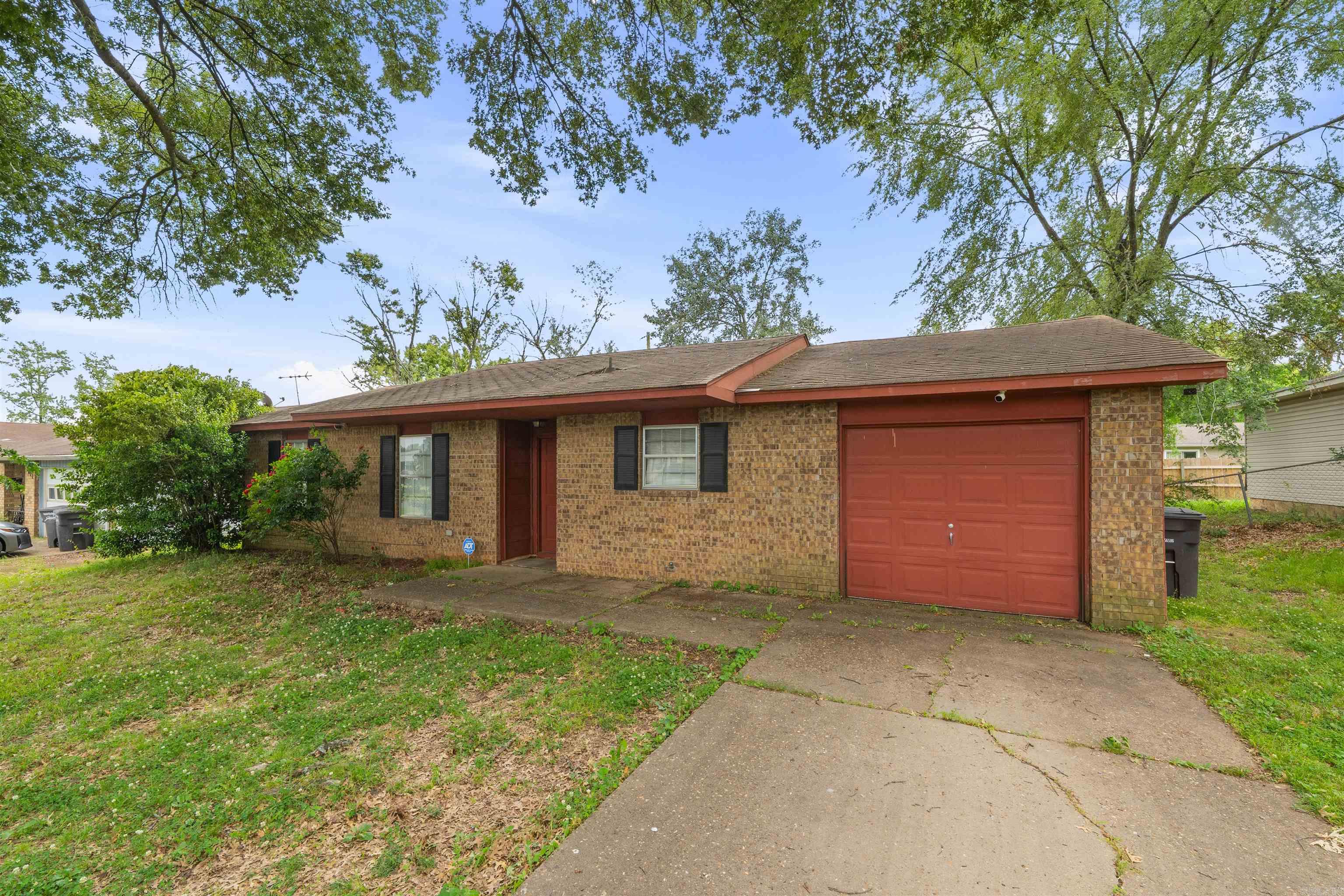 SOUTH BRIARFIELD - Residential