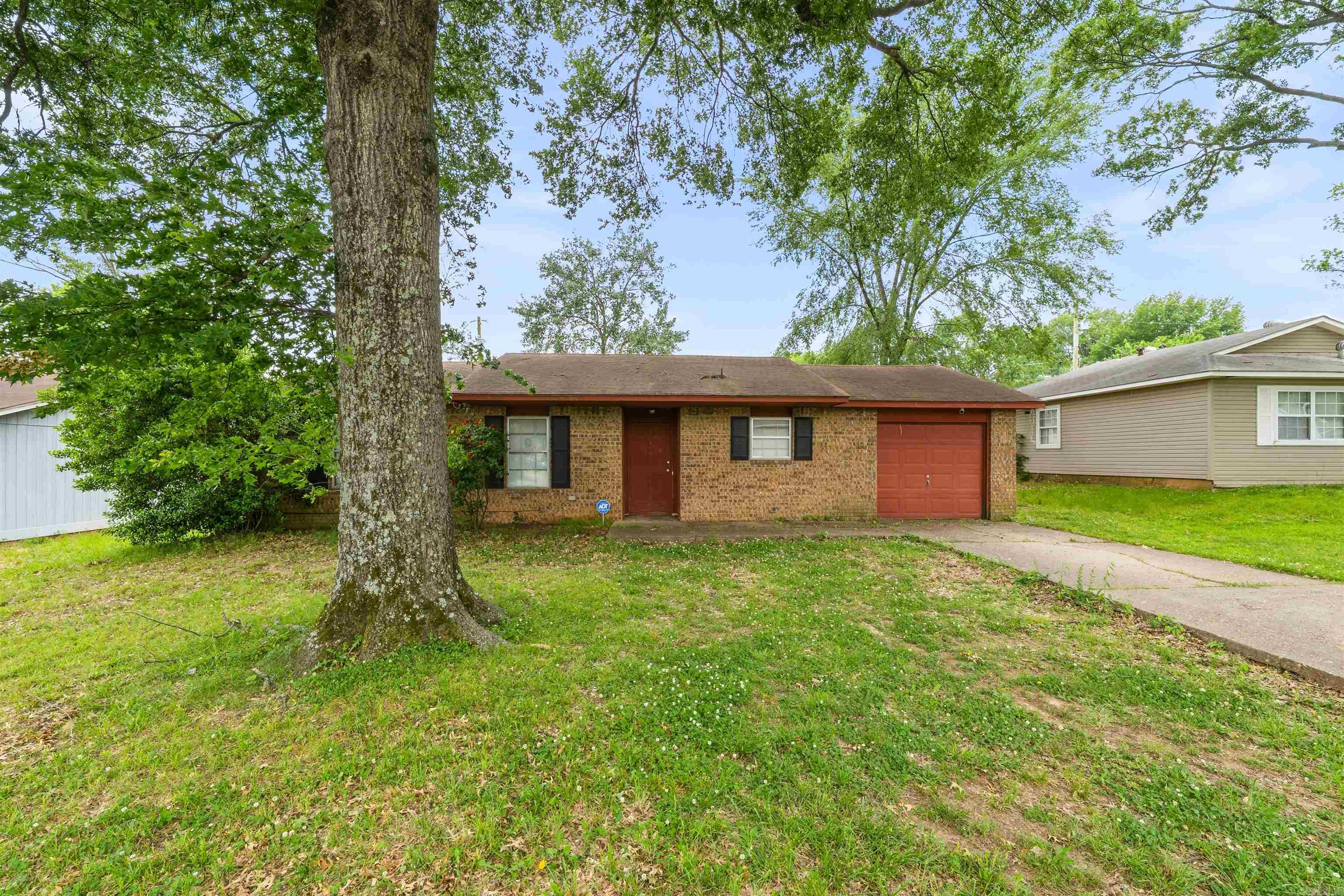 SOUTH BRIARFIELD - Residential