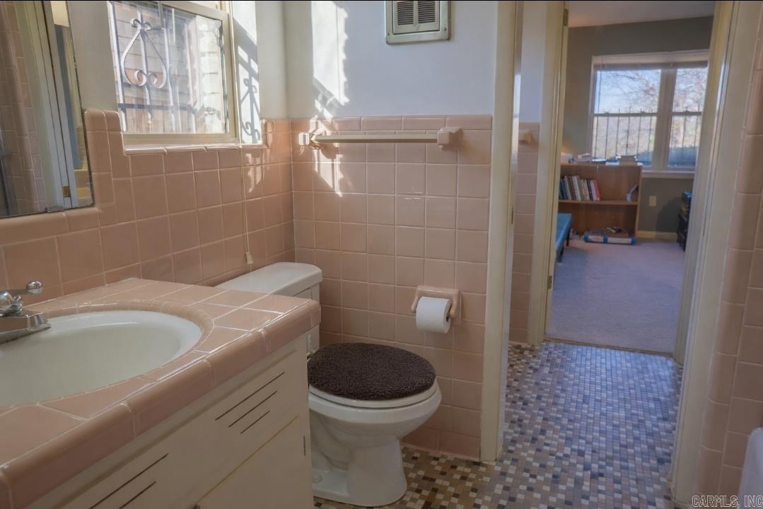 PLAZA HEIGHTS - Residential