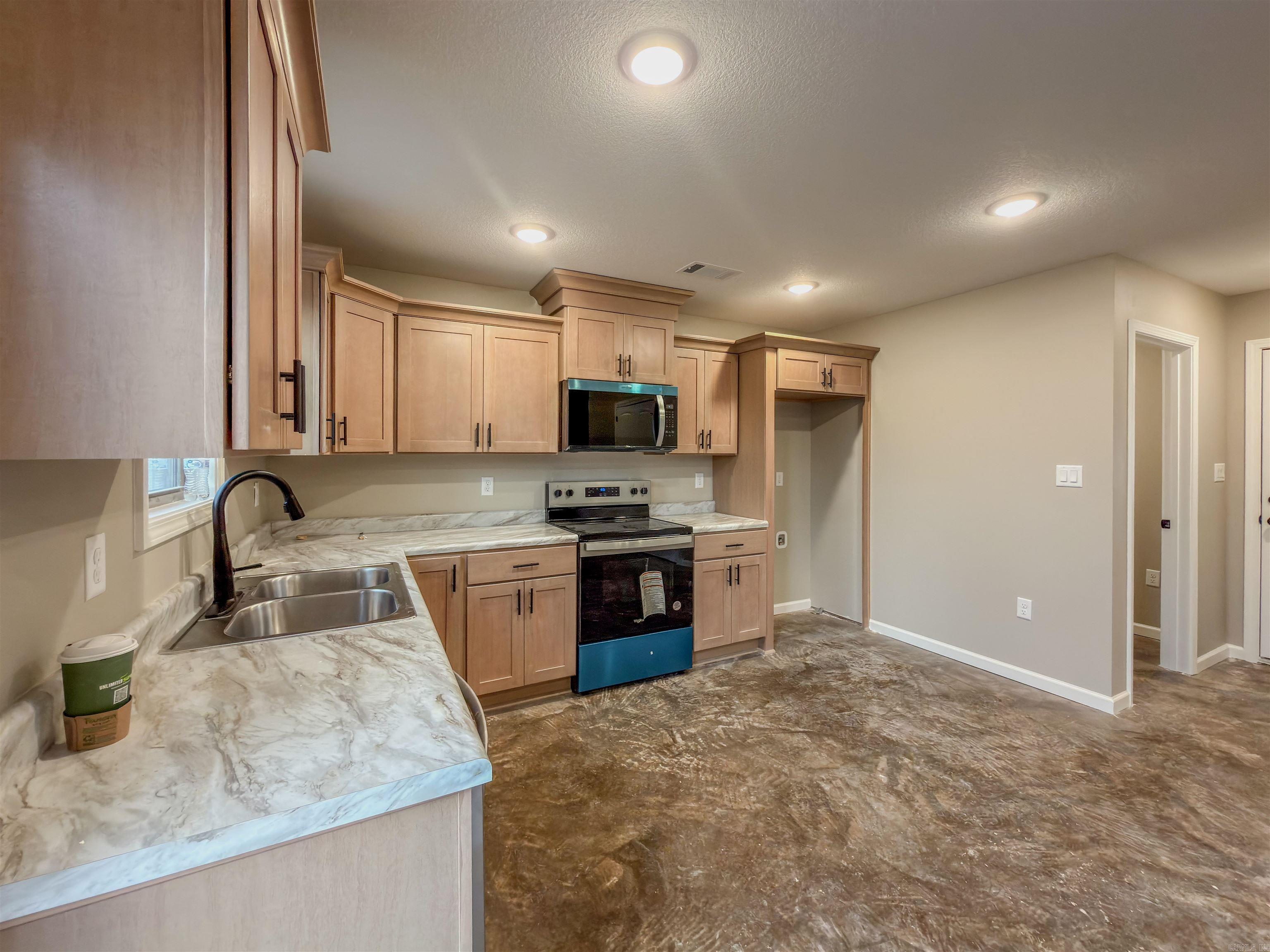 LAKEWOOD - Residential