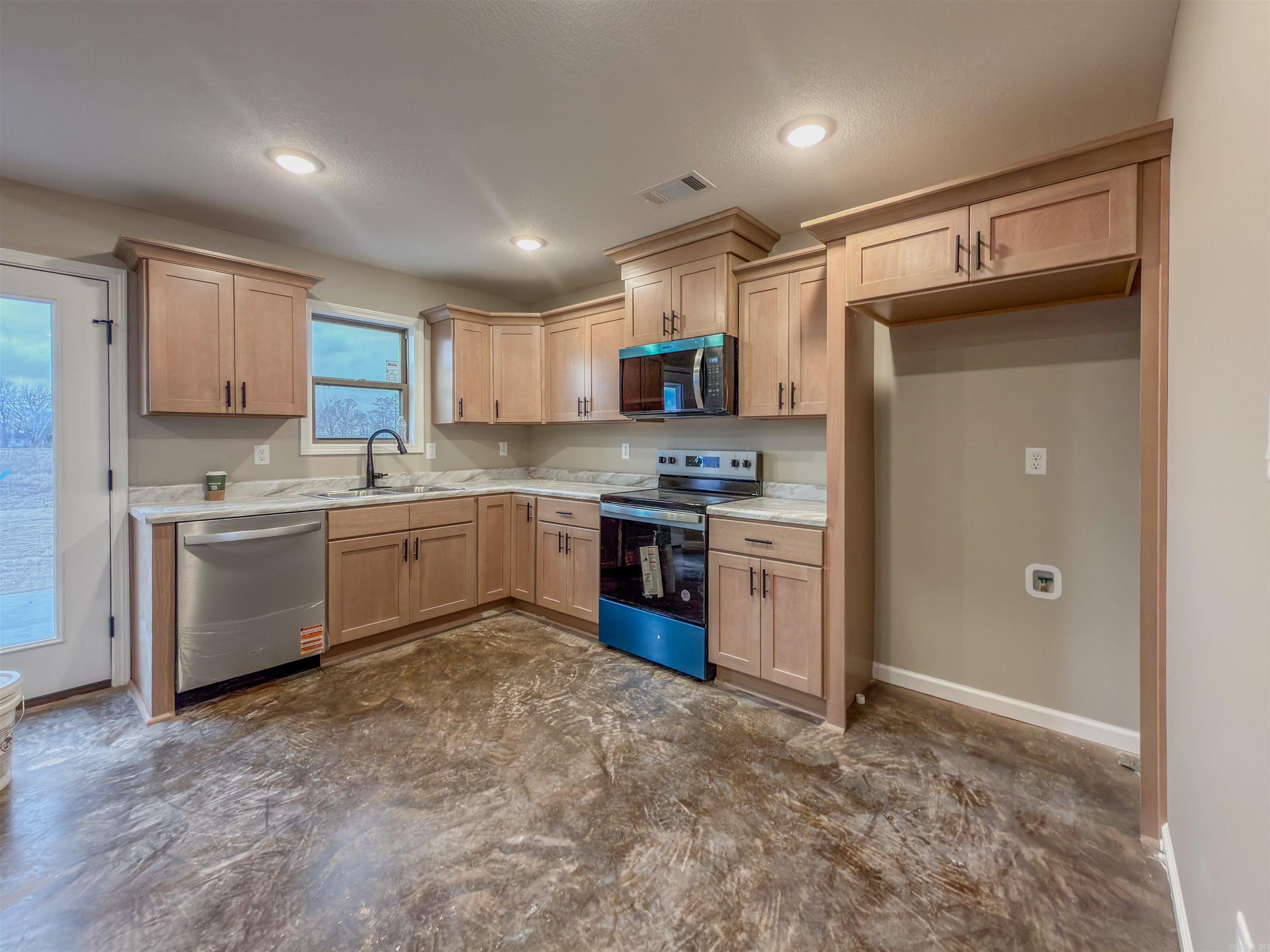 LAKEWOOD - Residential