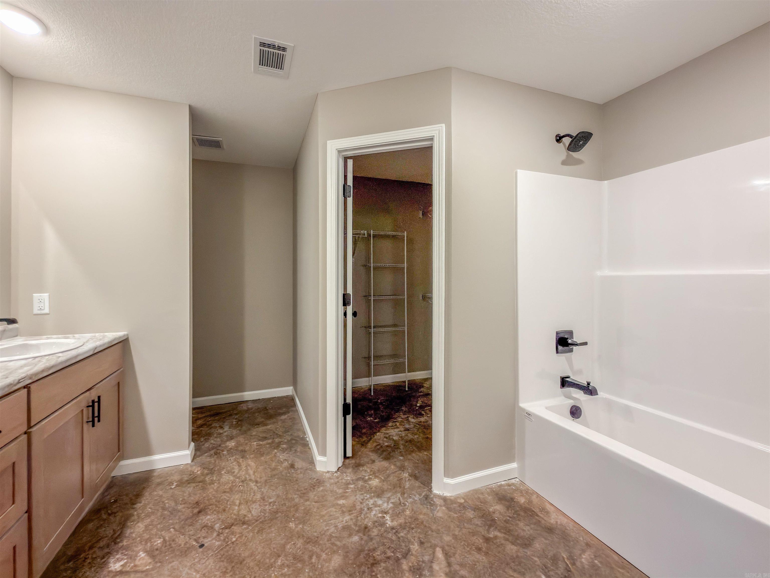 LAKEWOOD - Residential