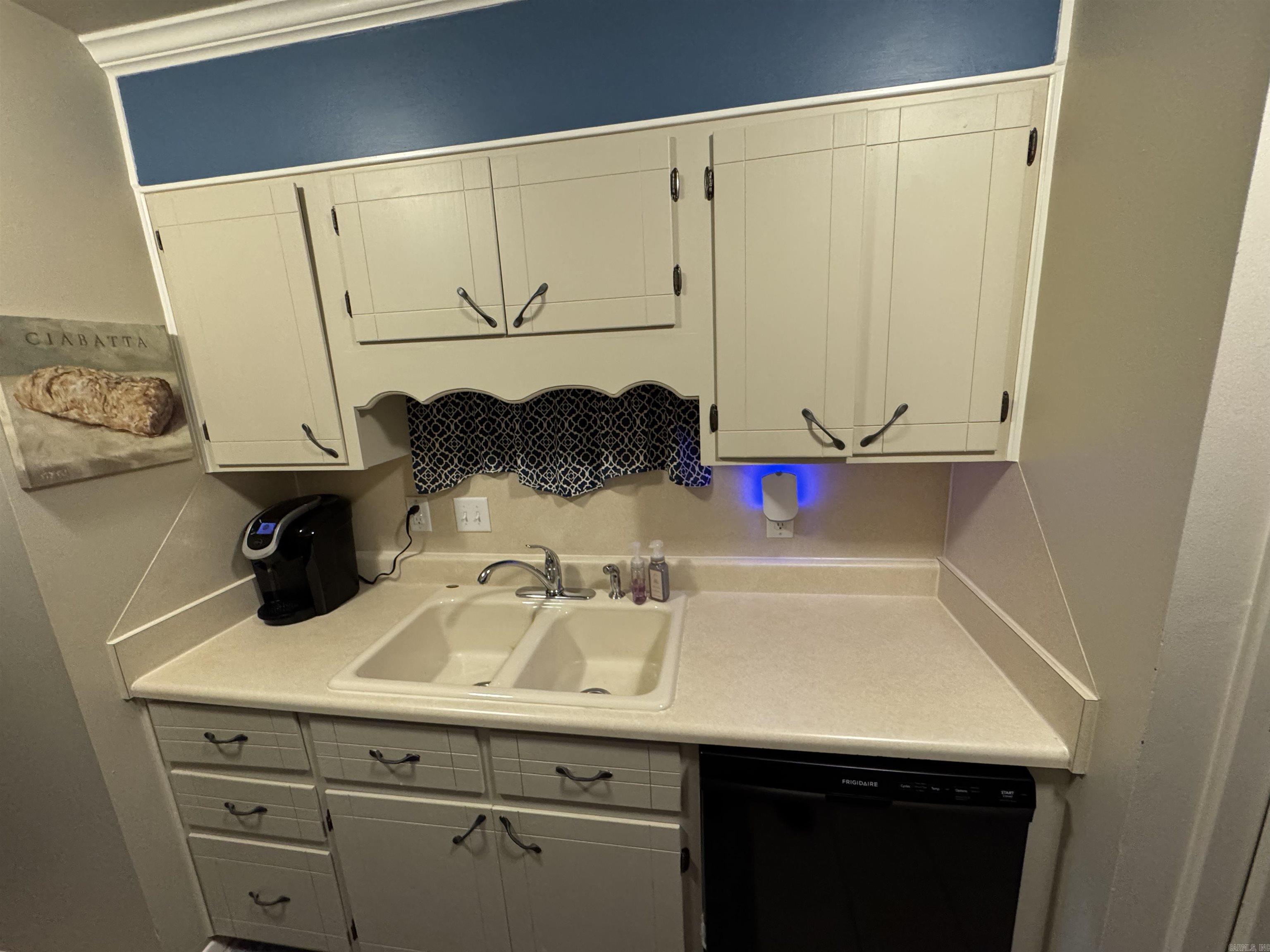 INDIAN HILLS TOWN HOMES - Residential